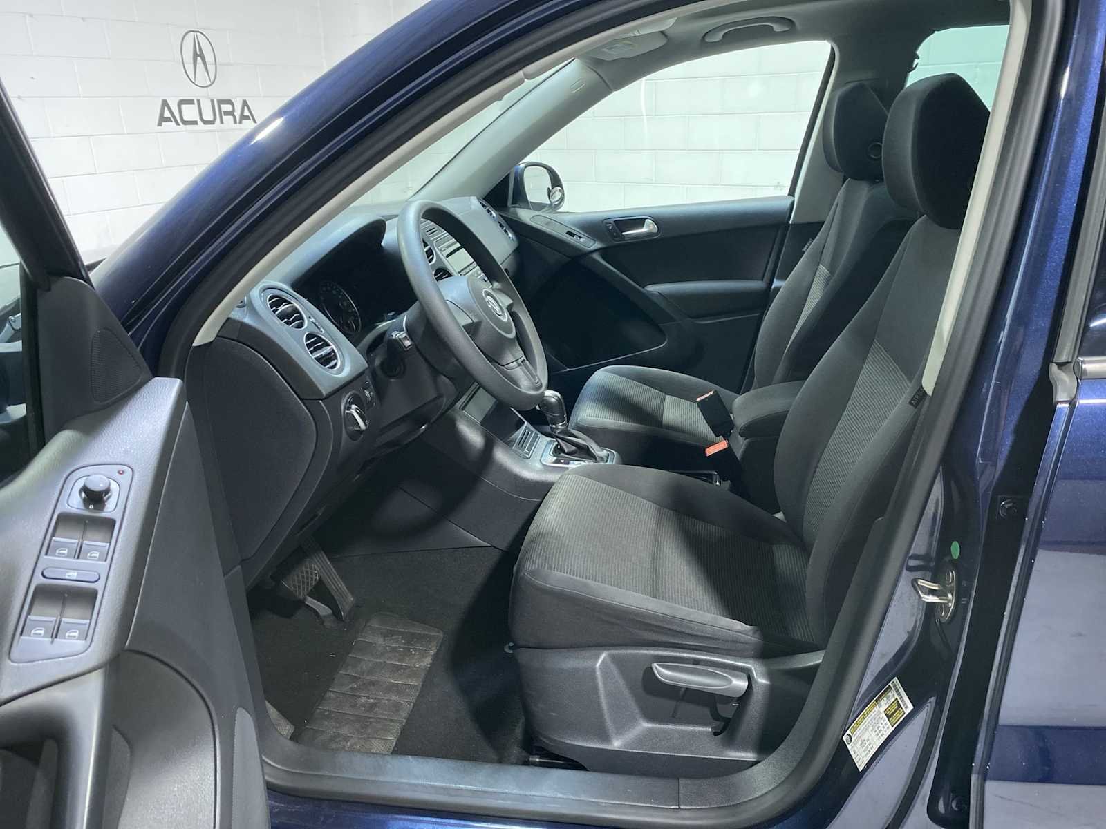 volkswagen tiguan 2012 WVGBV7AX7CW564224 image volkswagen tiguan 2012 WVGBV7AX7CW564224 image