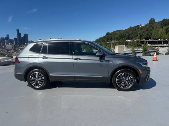 volkswagen tiguan 2024 3VVAB7AX3RM215922 image volkswagen tiguan 2024 3VVAB7AX3RM215922 image