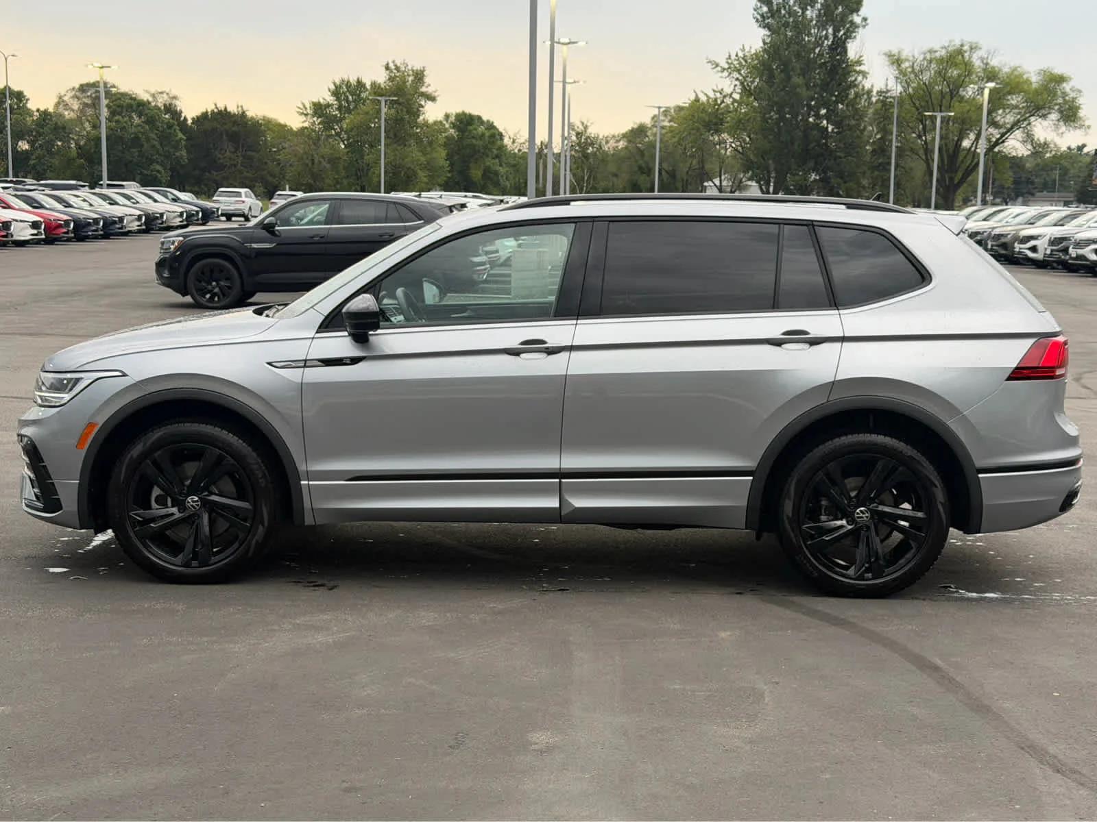 volkswagen tiguan 2024 3VV8B7AX6RM113951 image volkswagen tiguan 2024 3VV8B7AX6RM113951 image