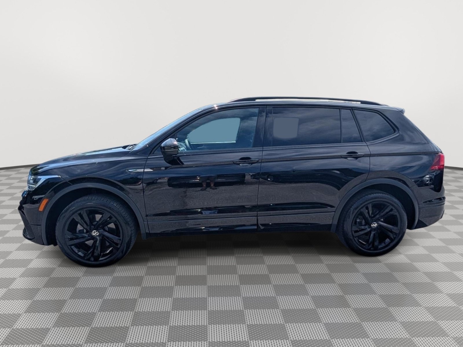 volkswagen tiguan 2024 3VV8B7AX1RM009951 image volkswagen tiguan 2024 3VV8B7AX1RM009951 image