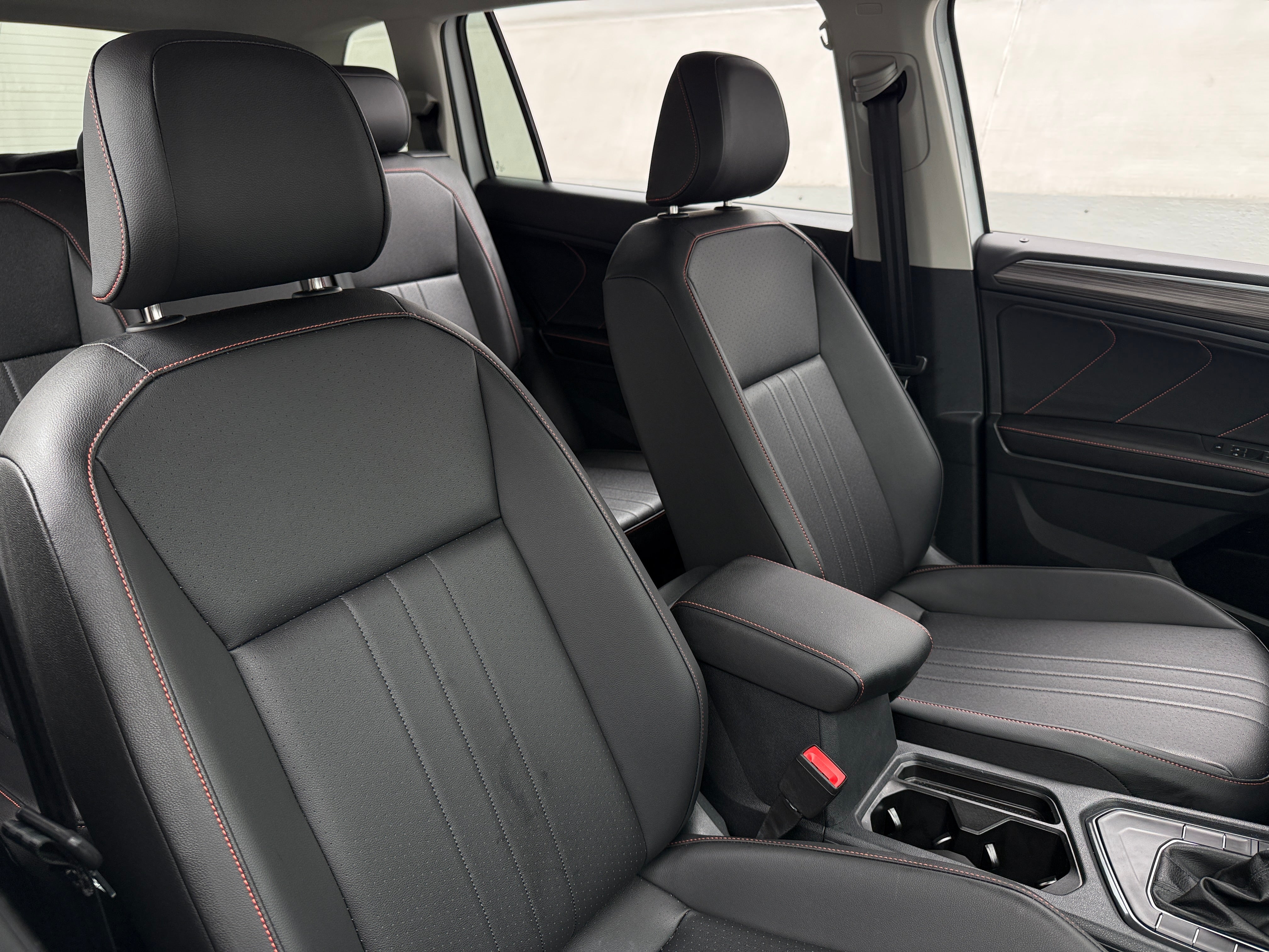 volkswagen tiguan 2024 3VVTB7AX5RM218670 image volkswagen tiguan 2024 3VVTB7AX5RM218670 image