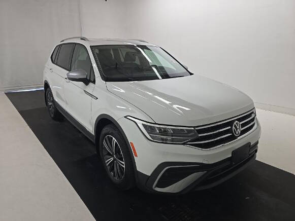 volkswagen tiguan 2024 3VV6B7AX3RM224061 image volkswagen tiguan 2024 3VV6B7AX3RM224061 image