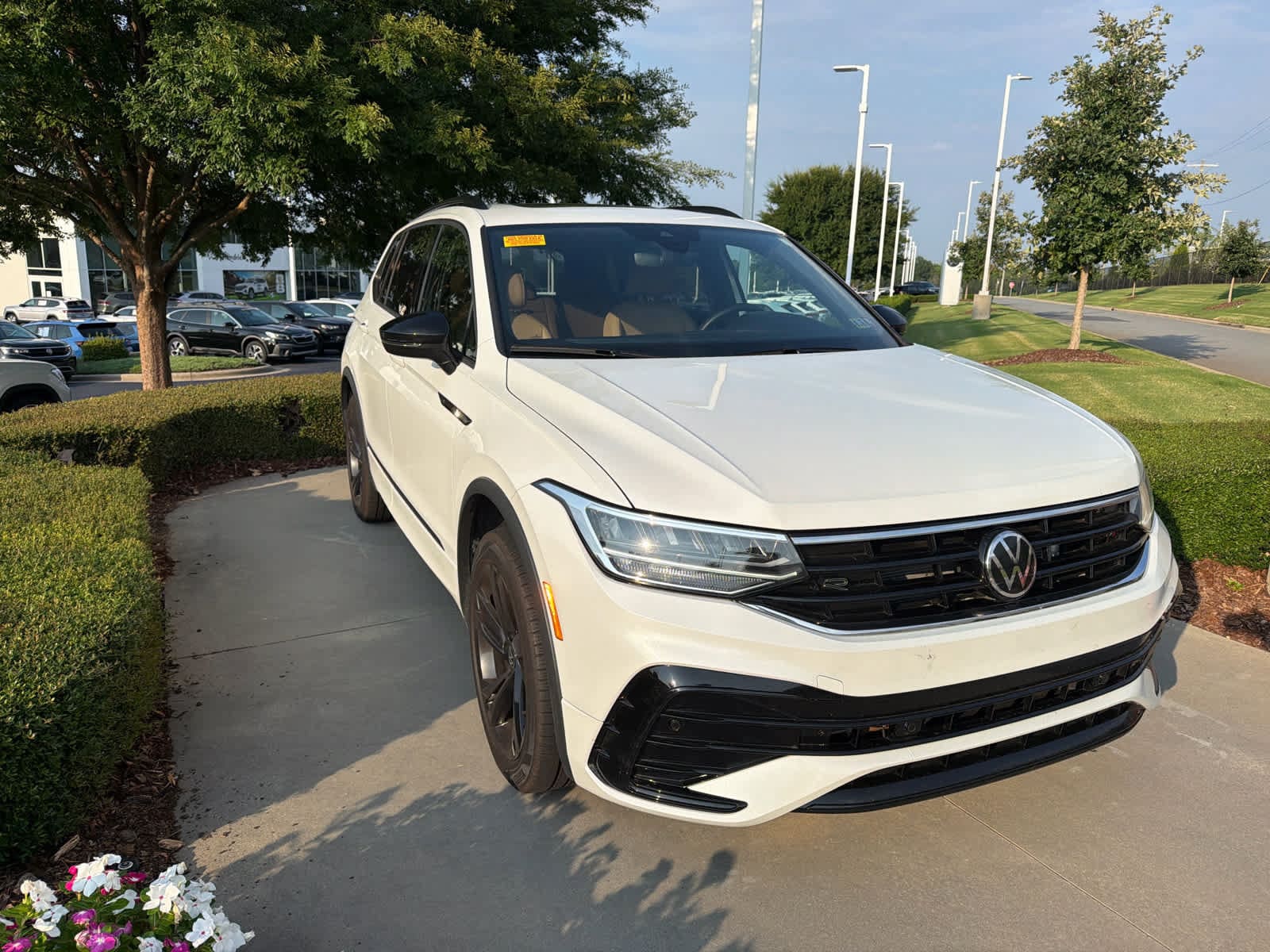 volkswagen tiguan 2024 3VV8B7AX7RM177593 image volkswagen tiguan 2024 3VV8B7AX7RM177593 image