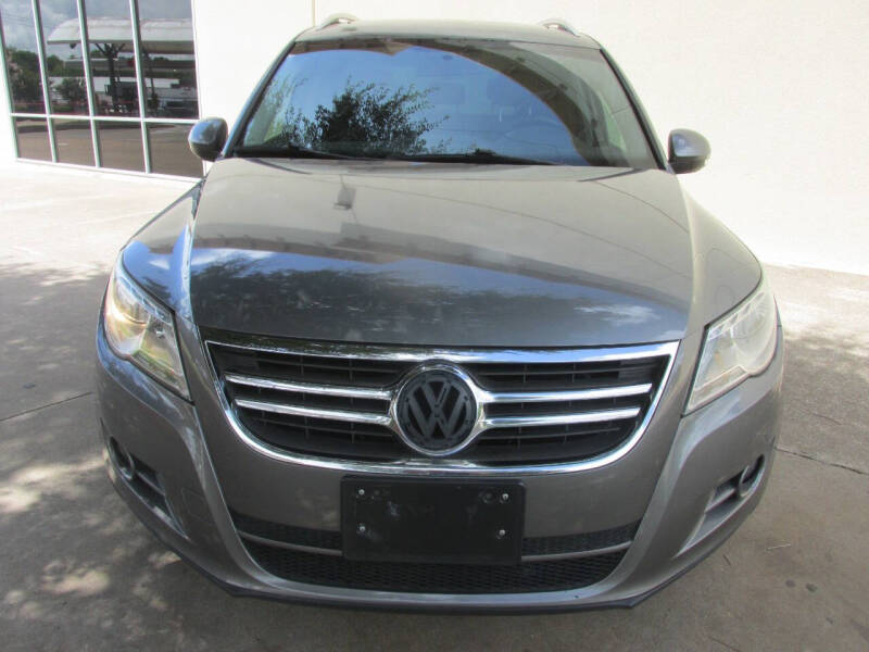volkswagen tiguan 2011 WVGAV7AX7BW527393 image volkswagen tiguan 2011 WVGAV7AX7BW527393 image