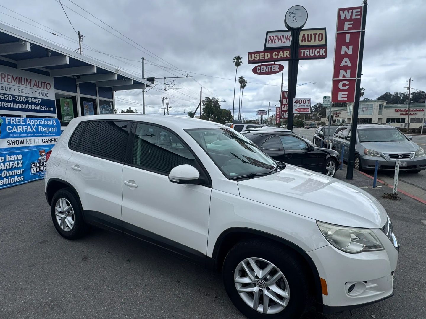 volkswagen tiguan 2011 WVGAV7AX8BW511185 image volkswagen tiguan 2011 WVGAV7AX8BW511185 image