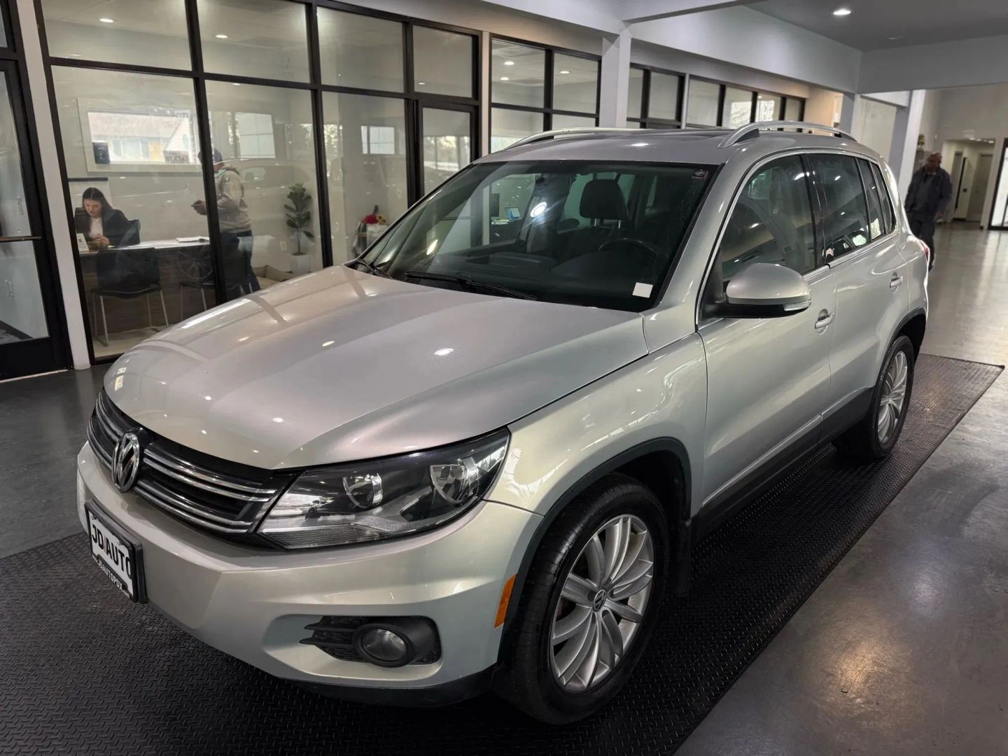 volkswagen tiguan 2010 WVGAV7AX9AW524672 image volkswagen tiguan 2010 WVGAV7AX9AW524672 image