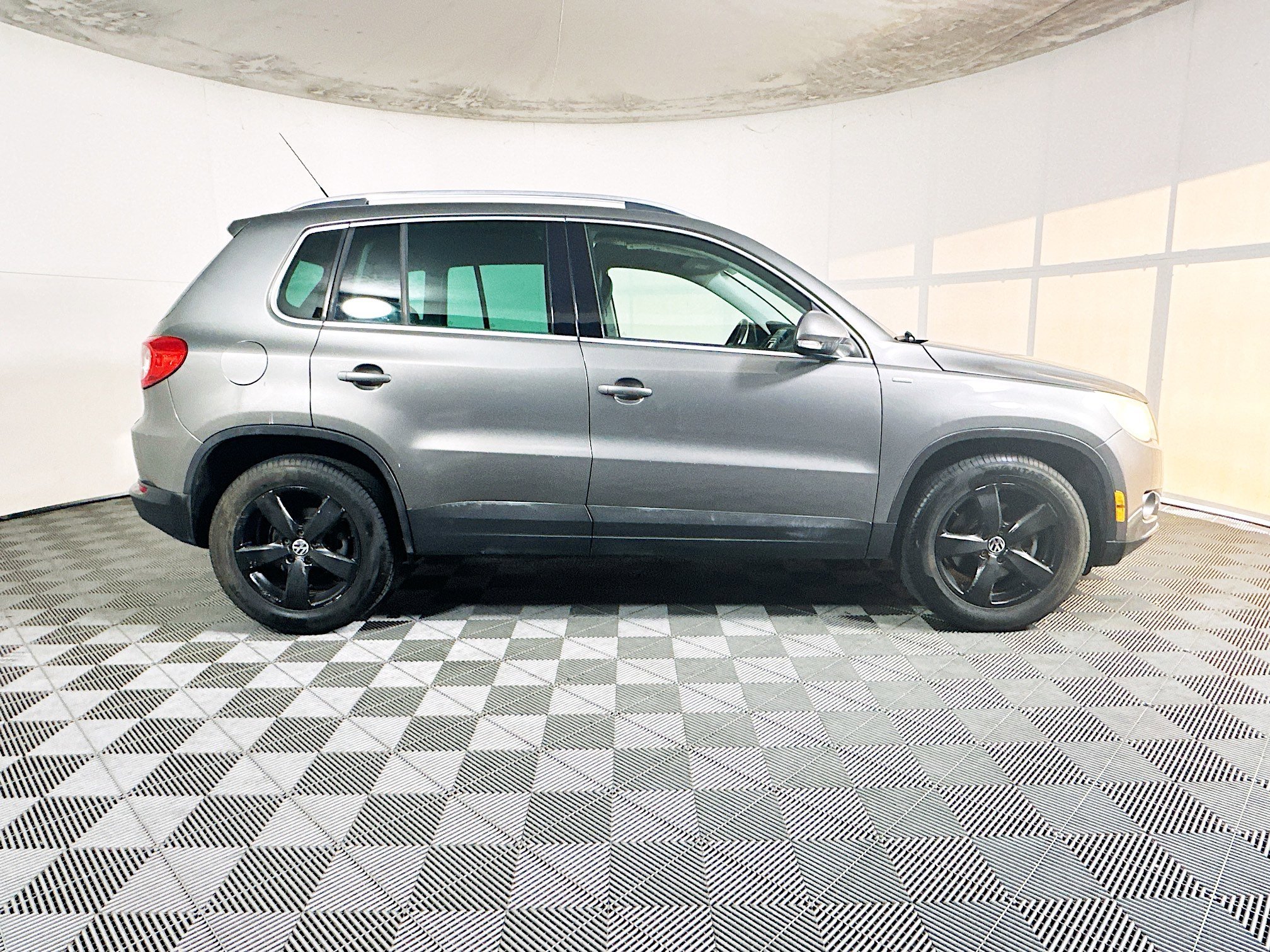 volkswagen tiguan 2010 WVGAV7AX4AW530752 image volkswagen tiguan 2010 WVGAV7AX4AW530752 image