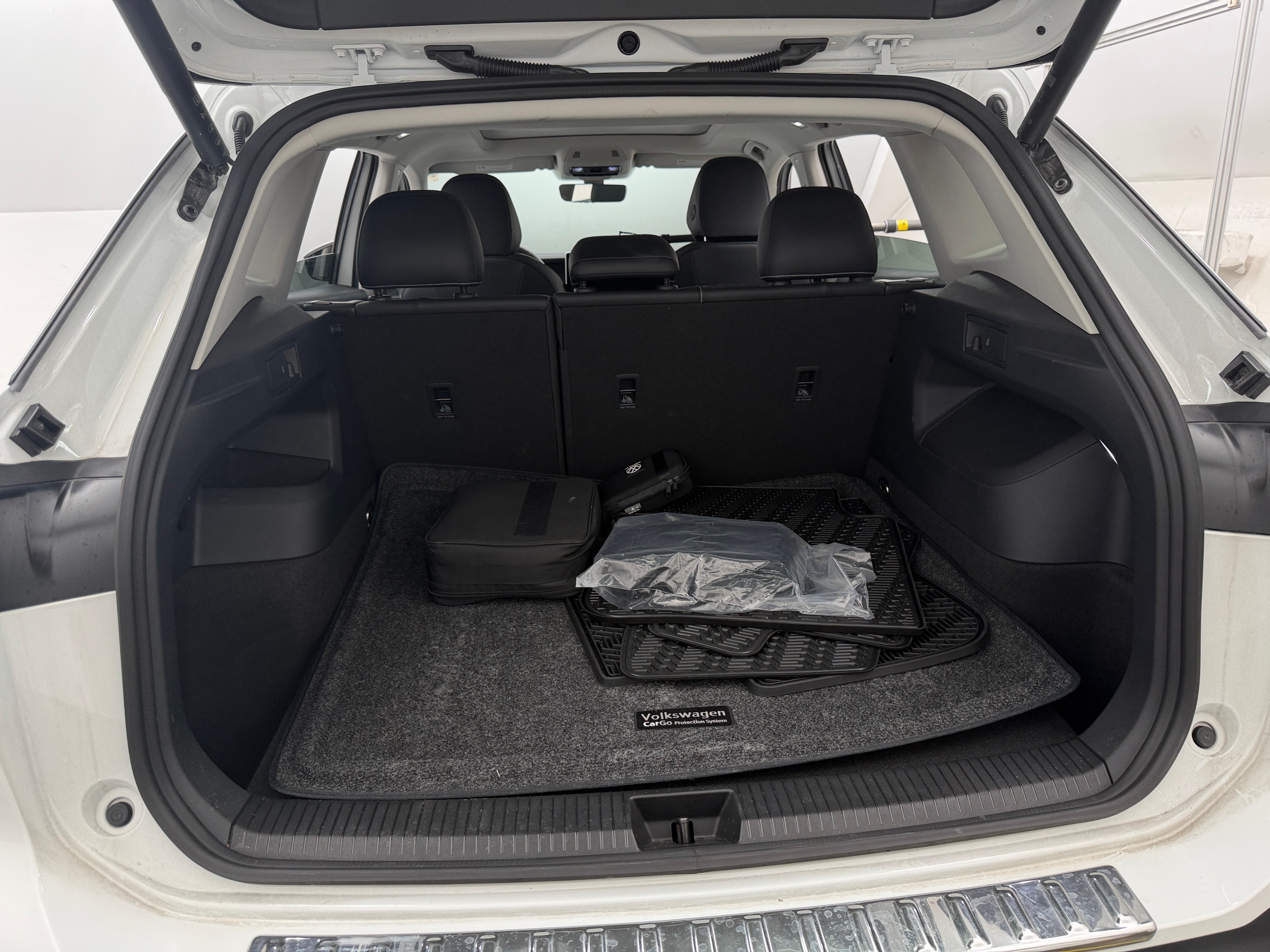 volkswagen tiguan 2025 3VVMR7RM6SM050117 image volkswagen tiguan 2025 3VVMR7RM6SM050117 image