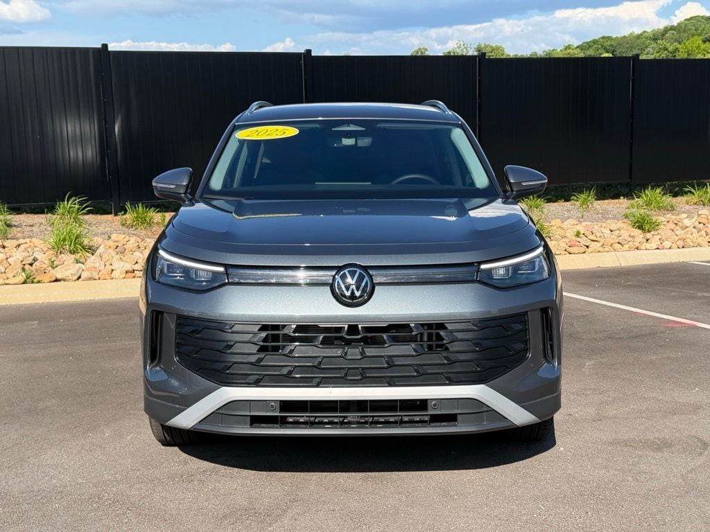 volkswagen tiguan 2025 3VVFR7RM9SM007061 image volkswagen tiguan 2025 3VVFR7RM9SM007061 image