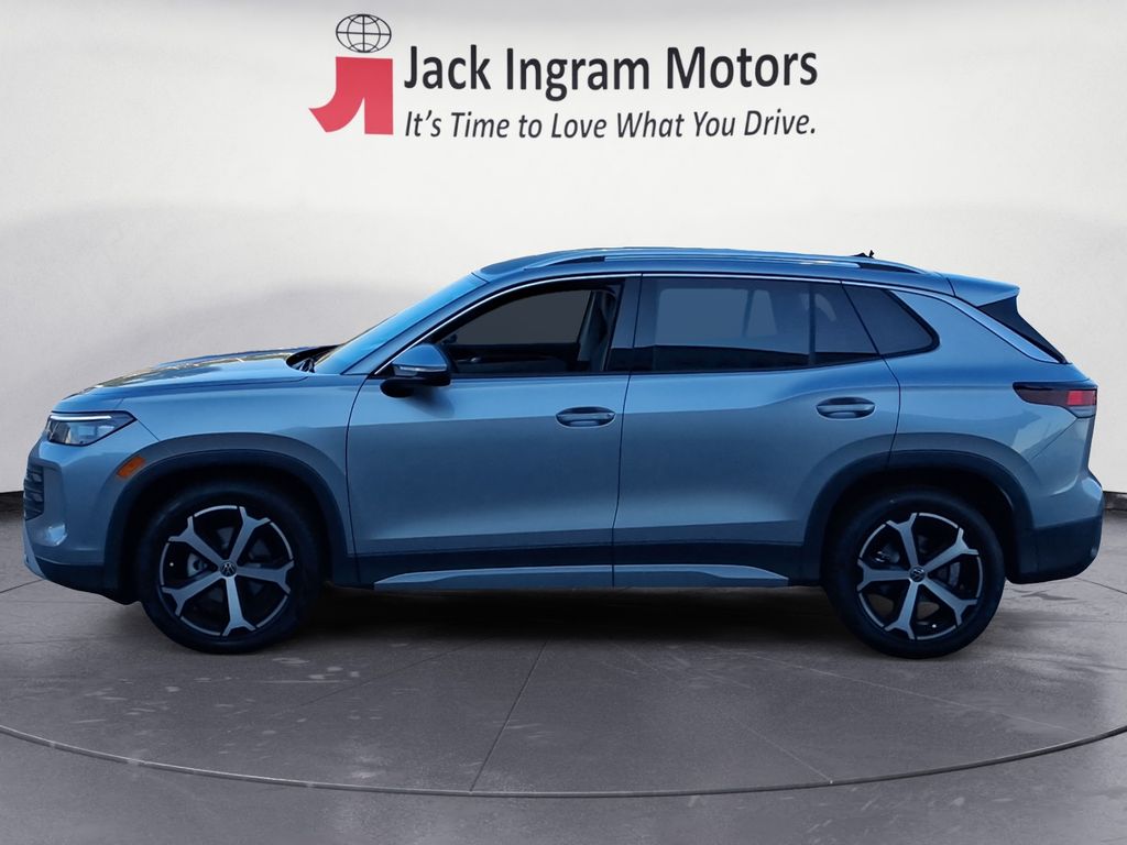 volkswagen tiguan 2025 3VVFR7RM4SM059584 image volkswagen tiguan 2025 3VVFR7RM4SM059584 image