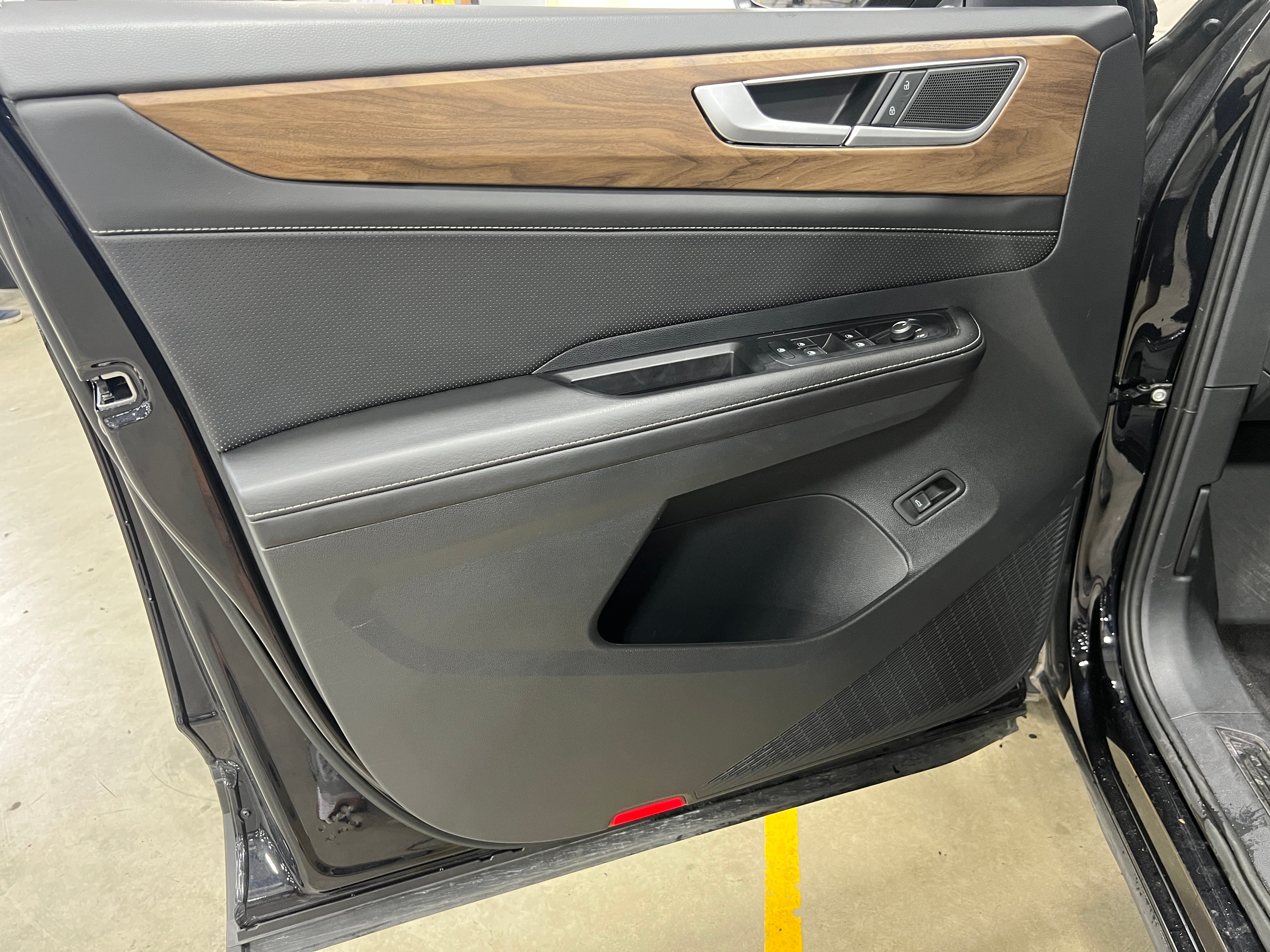 volkswagen atlas 2026 1V2WN2CA3TC518214 image volkswagen atlas 2026 1V2WN2CA3TC518214 image