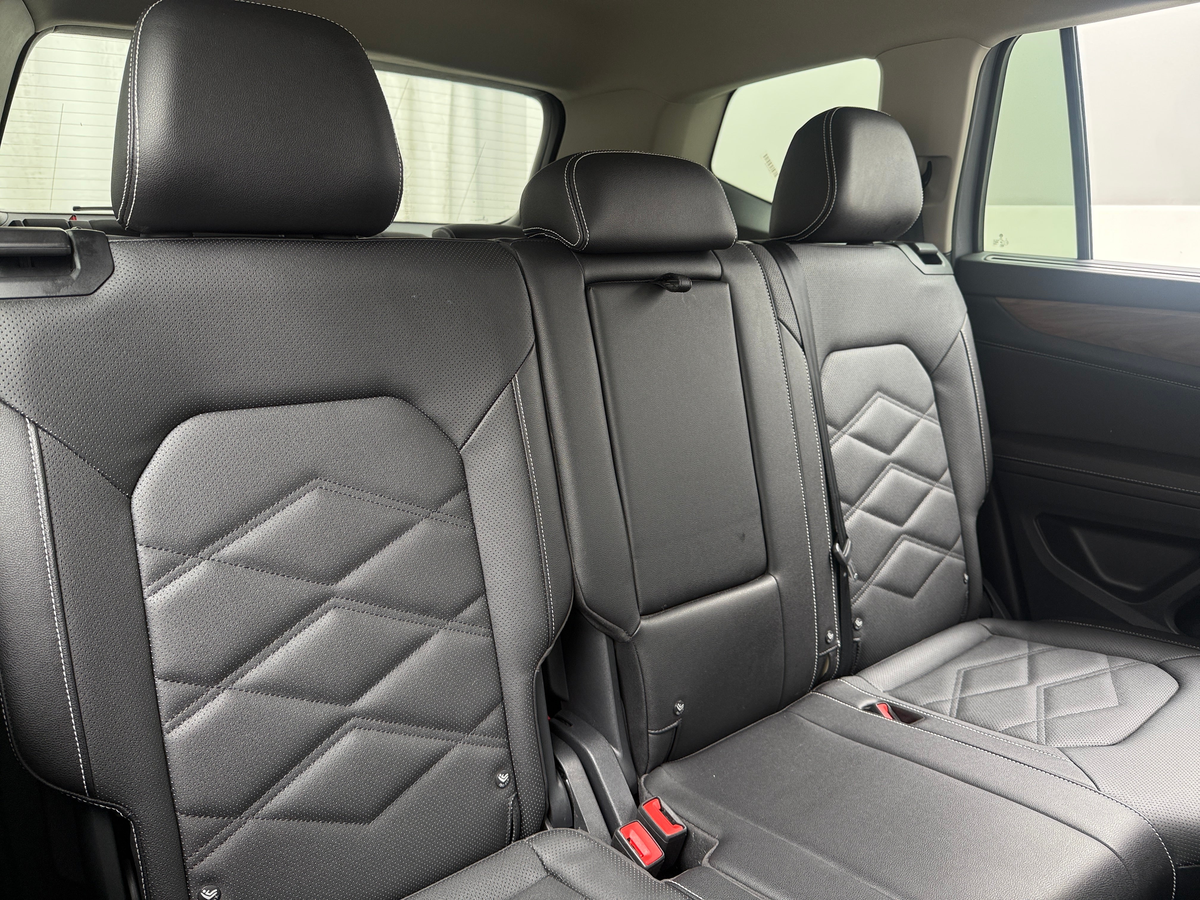 volkswagen atlas 2025 1V2HR2CA2SC571238 image volkswagen atlas 2025 1V2HR2CA2SC571238 image