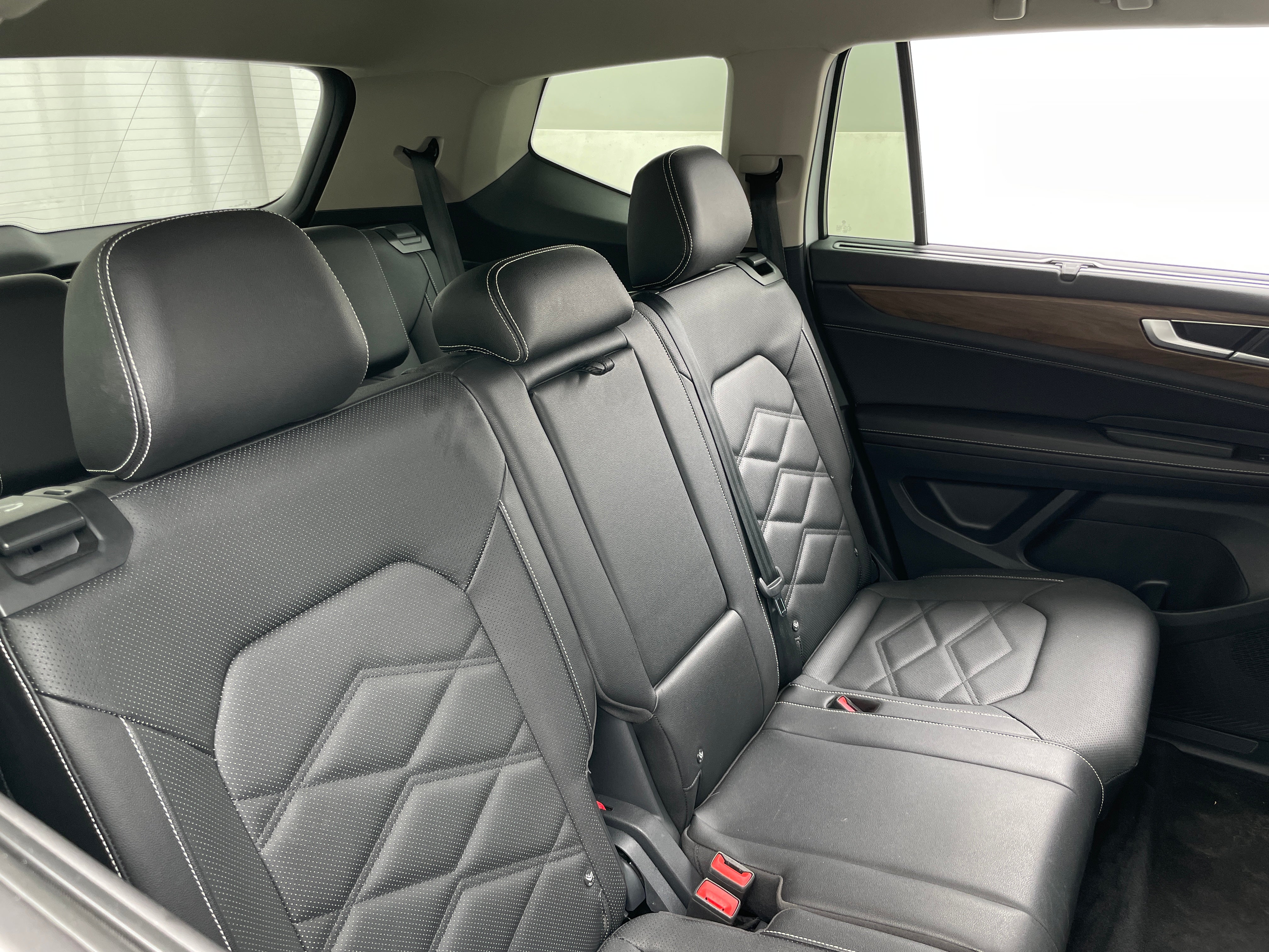 volkswagen atlas 2025 1V2WR2CA4SC570700 image volkswagen atlas 2025 1V2WR2CA4SC570700 image