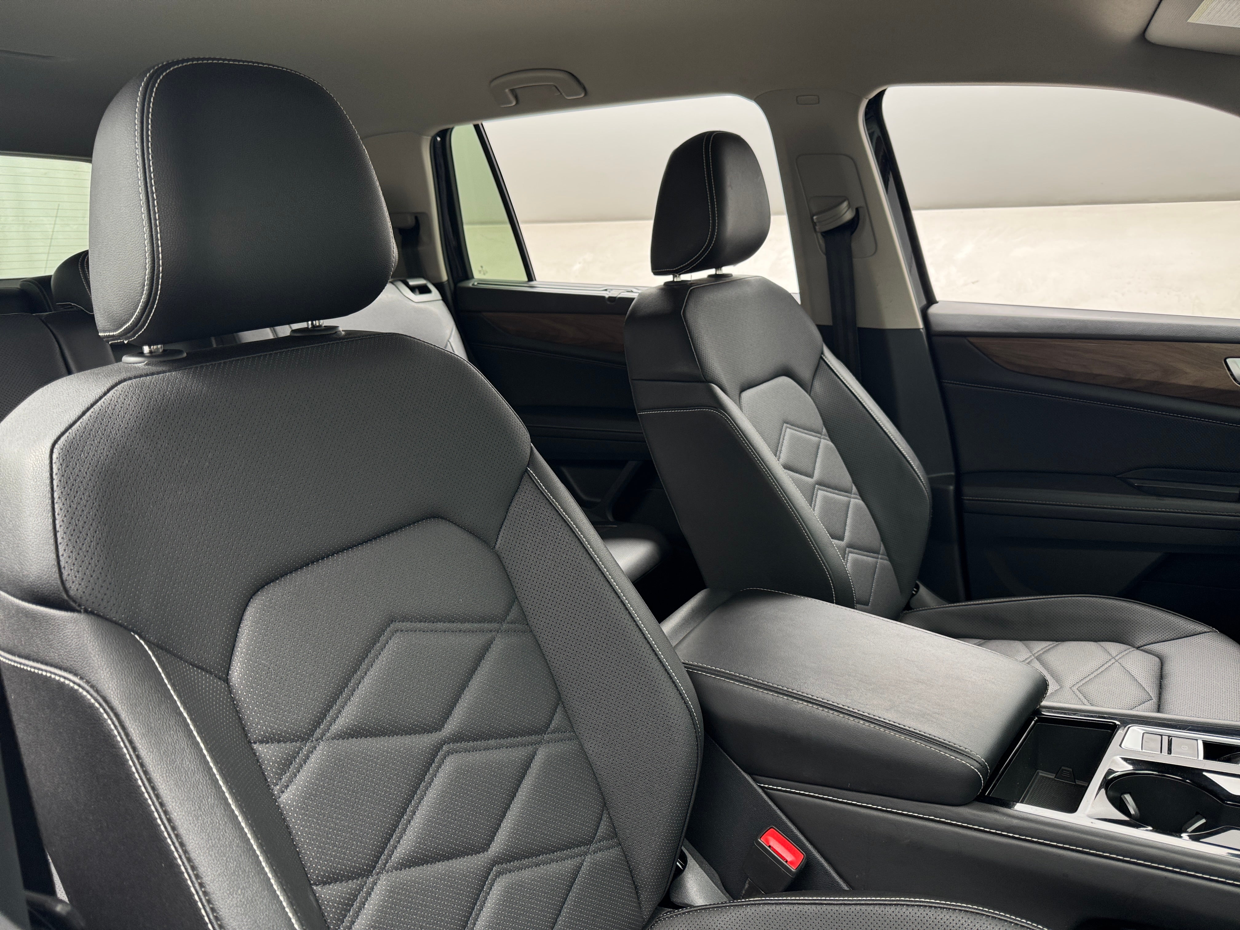 volkswagen atlas 2025 1V2WR2CA5SC525068 image volkswagen atlas 2025 1V2WR2CA5SC525068 image