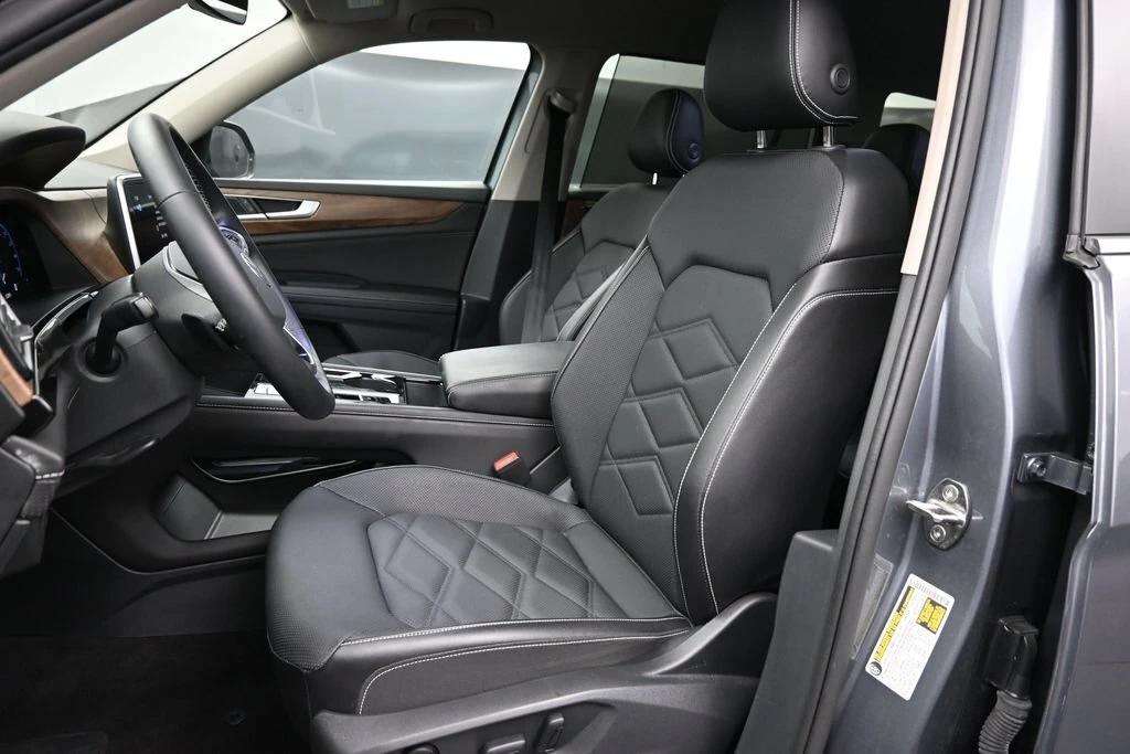 volkswagen atlas 2025 1V2HR2CA4SC503894 image volkswagen atlas 2025 1V2HR2CA4SC503894 image