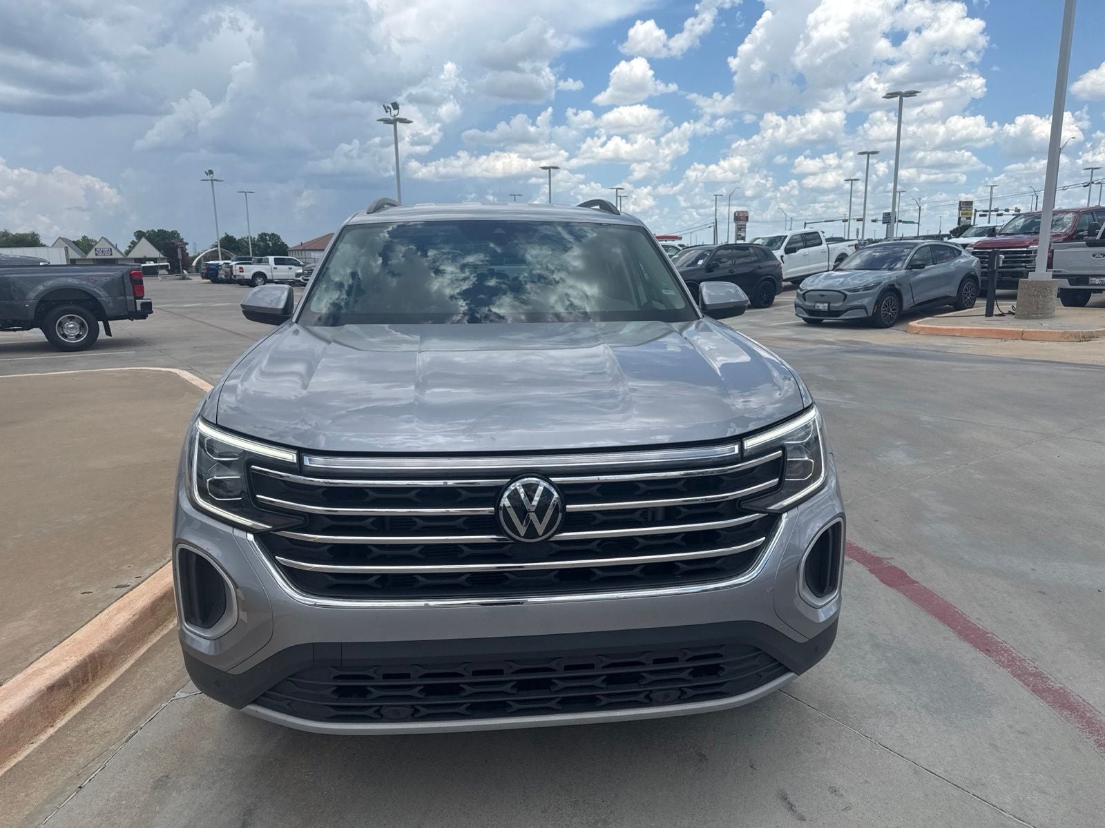 volkswagen atlas 2025 1V2WR2CA0SC508839 image volkswagen atlas 2025 1V2WR2CA0SC508839 image