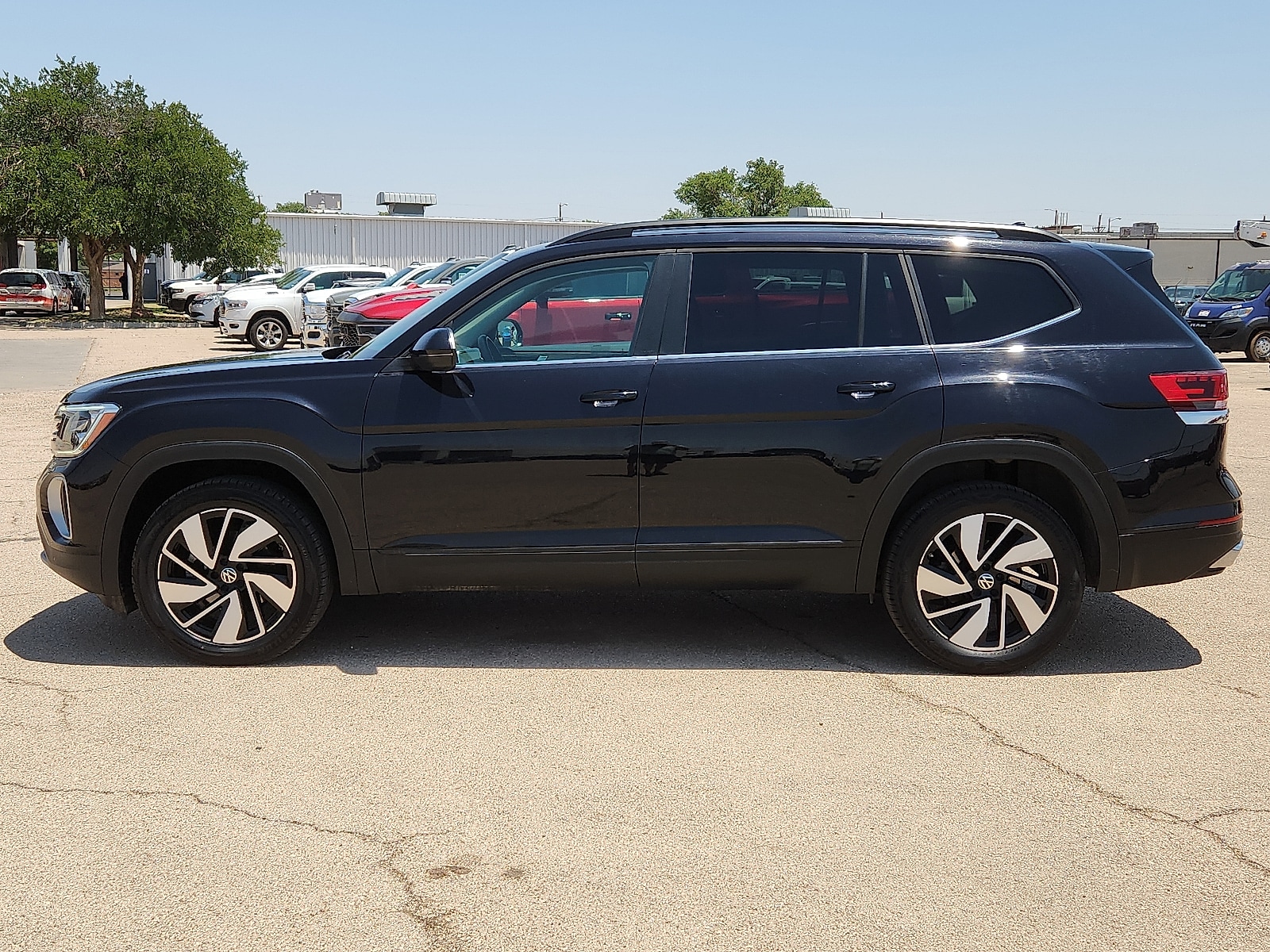 volkswagen atlas 2025 1V2HR2CA8SC501629 image volkswagen atlas 2025 1V2HR2CA8SC501629 image
