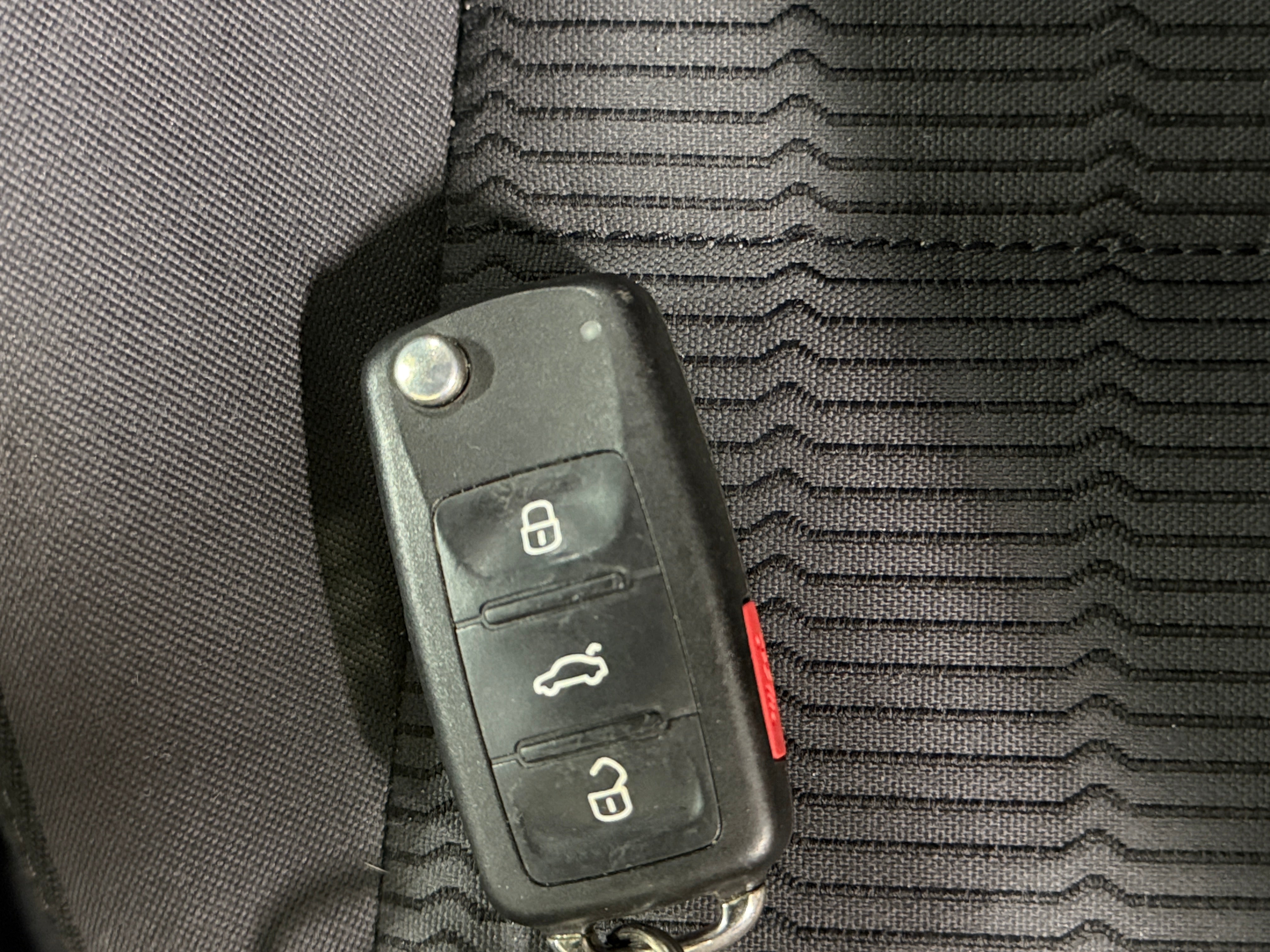 volkswagen beetle 2016 3VWF17ATXGM635966 image volkswagen beetle 2016 3VWF17ATXGM635966 image