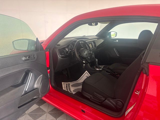 volkswagen beetle 2018 3VWFD7AT6JM710306 image volkswagen beetle 2018 3VWFD7AT6JM710306 image