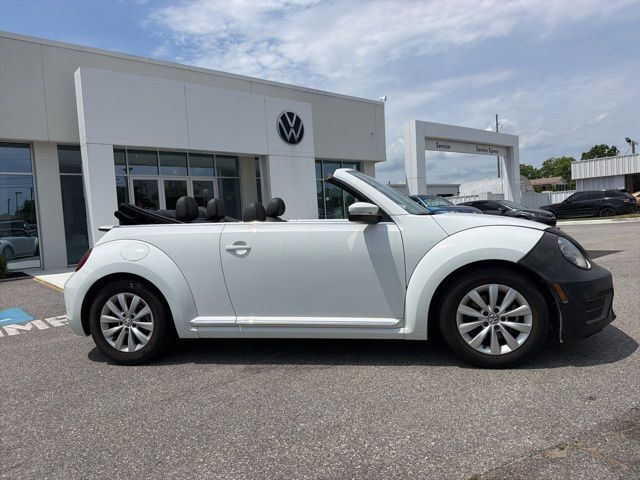 volkswagen beetle 2017 3VW517AT4HM813657 image volkswagen beetle 2017 3VW517AT4HM813657 image