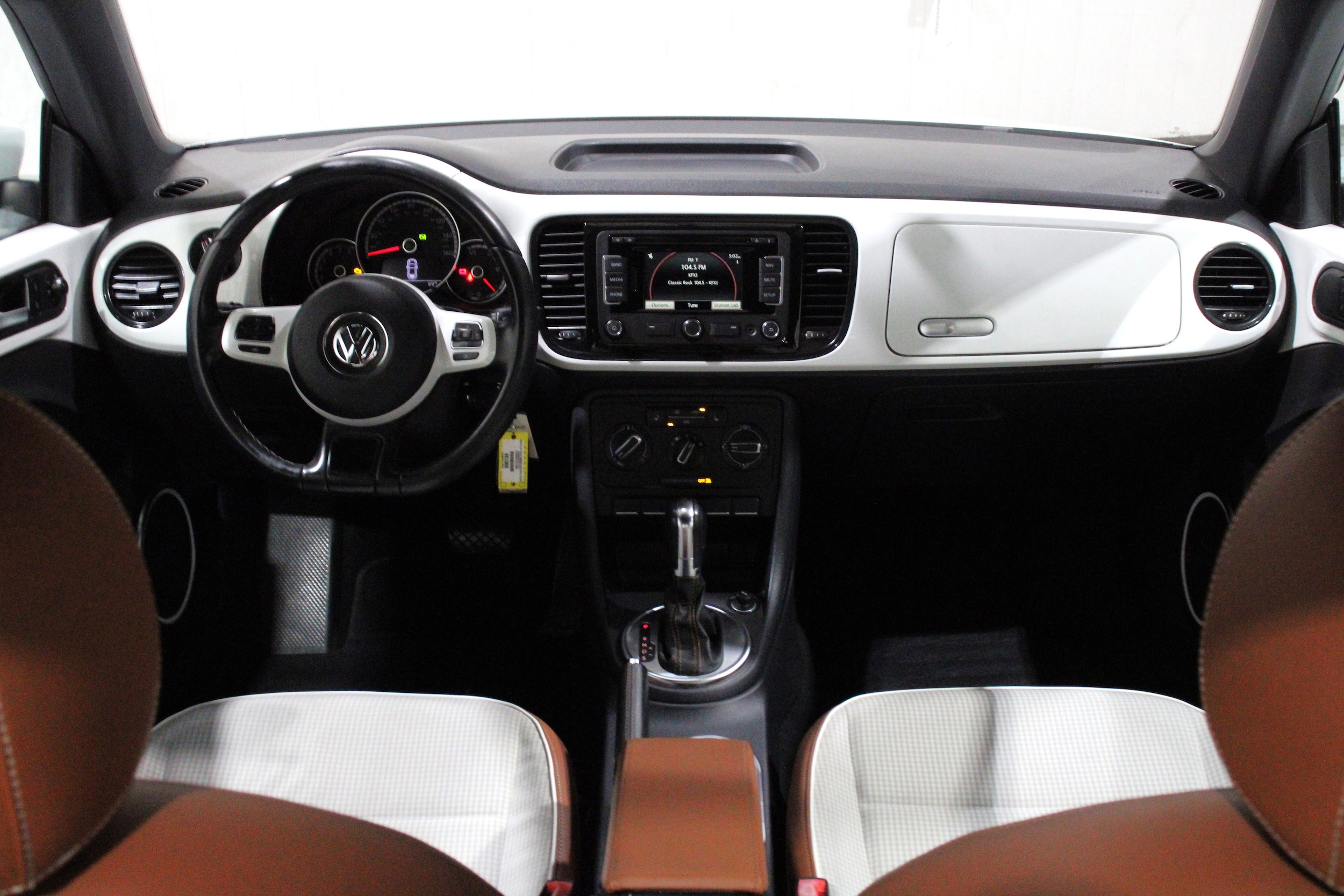 volkswagen beetle 2015 3VWF17AT0FM603154 image volkswagen beetle 2015 3VWF17AT0FM603154 image