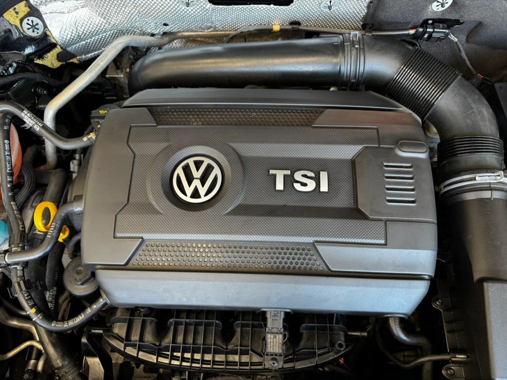 volkswagen beetle 2015 3VW517AT3FM801884 image volkswagen beetle 2015 3VW517AT3FM801884 image