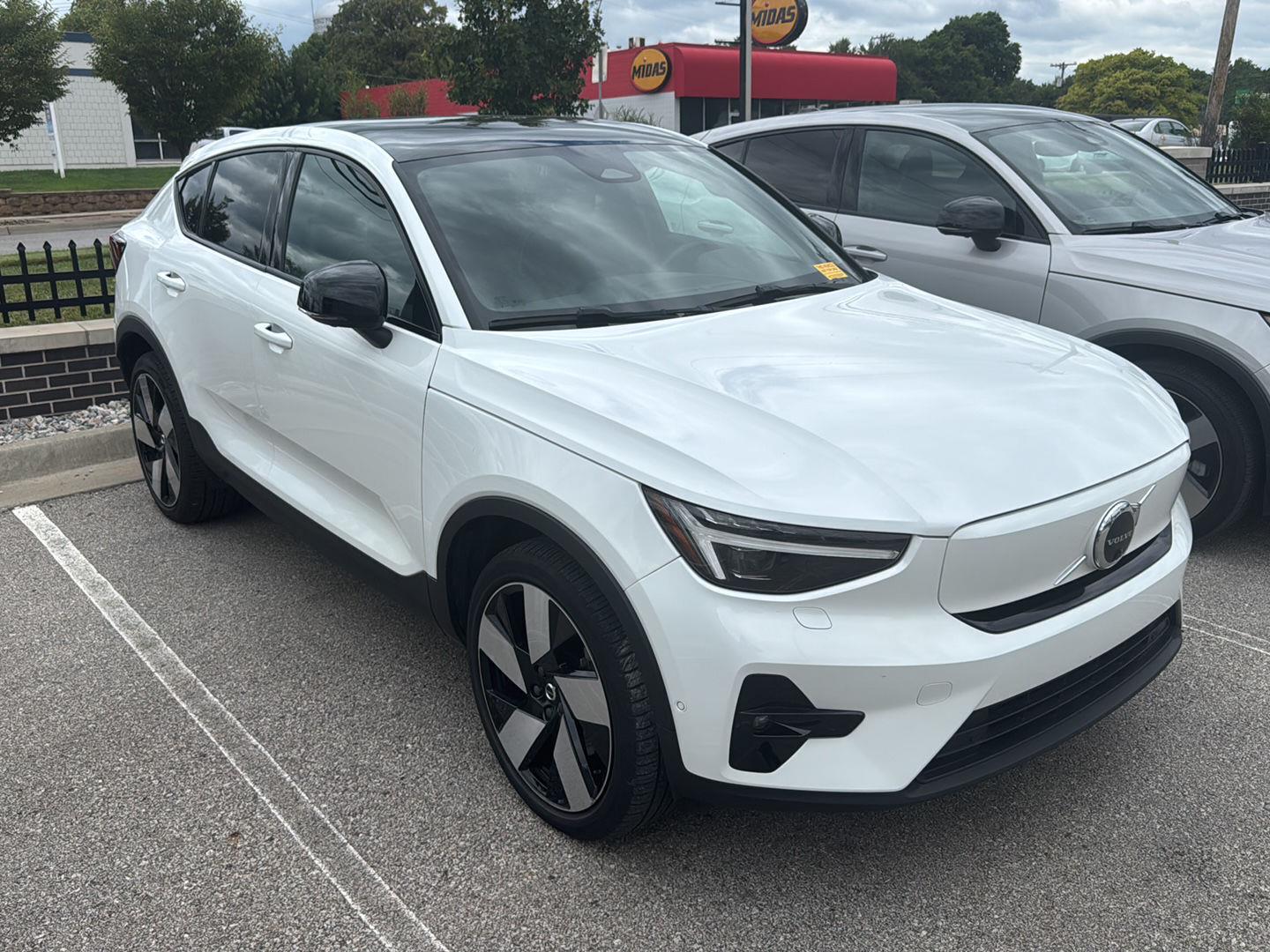 volvo c40 2023 YV4ED3GM6P2053883 image volvo c40 2023 YV4ED3GM6P2053883 image