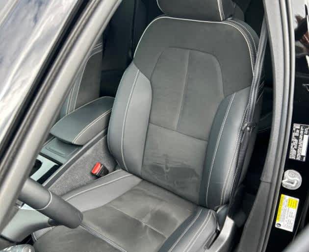 volvo xc40 2023 YV4ED3UM5P2085180 image