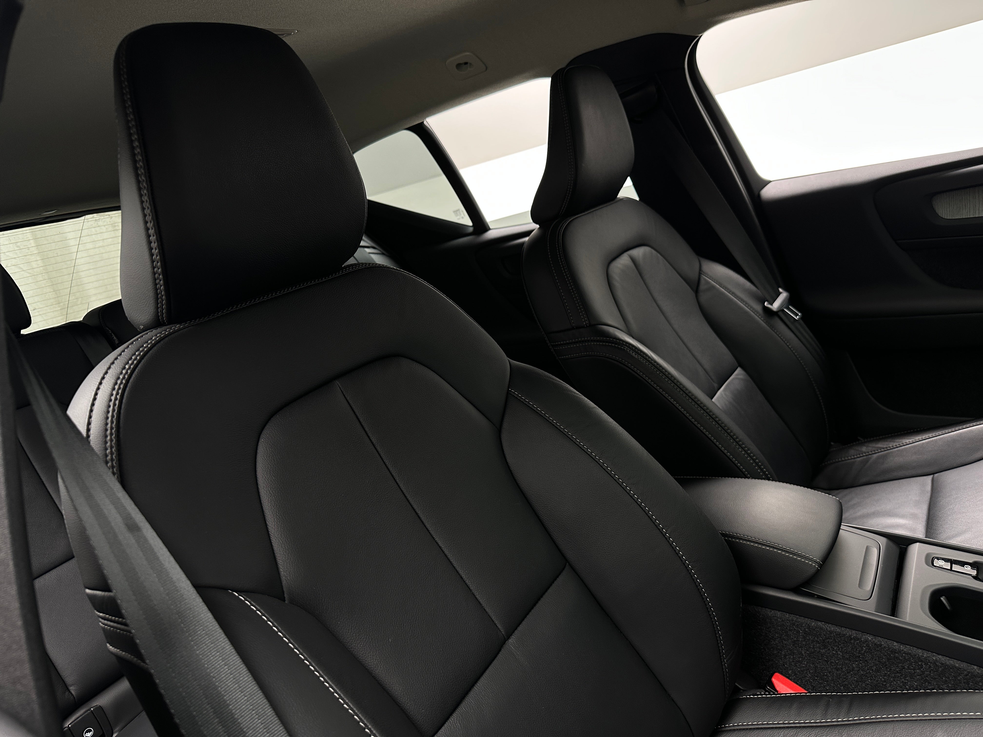 volvo xc40 2023 YV4L12UK6P2090641 image volvo xc40 2023 YV4L12UK6P2090641 image