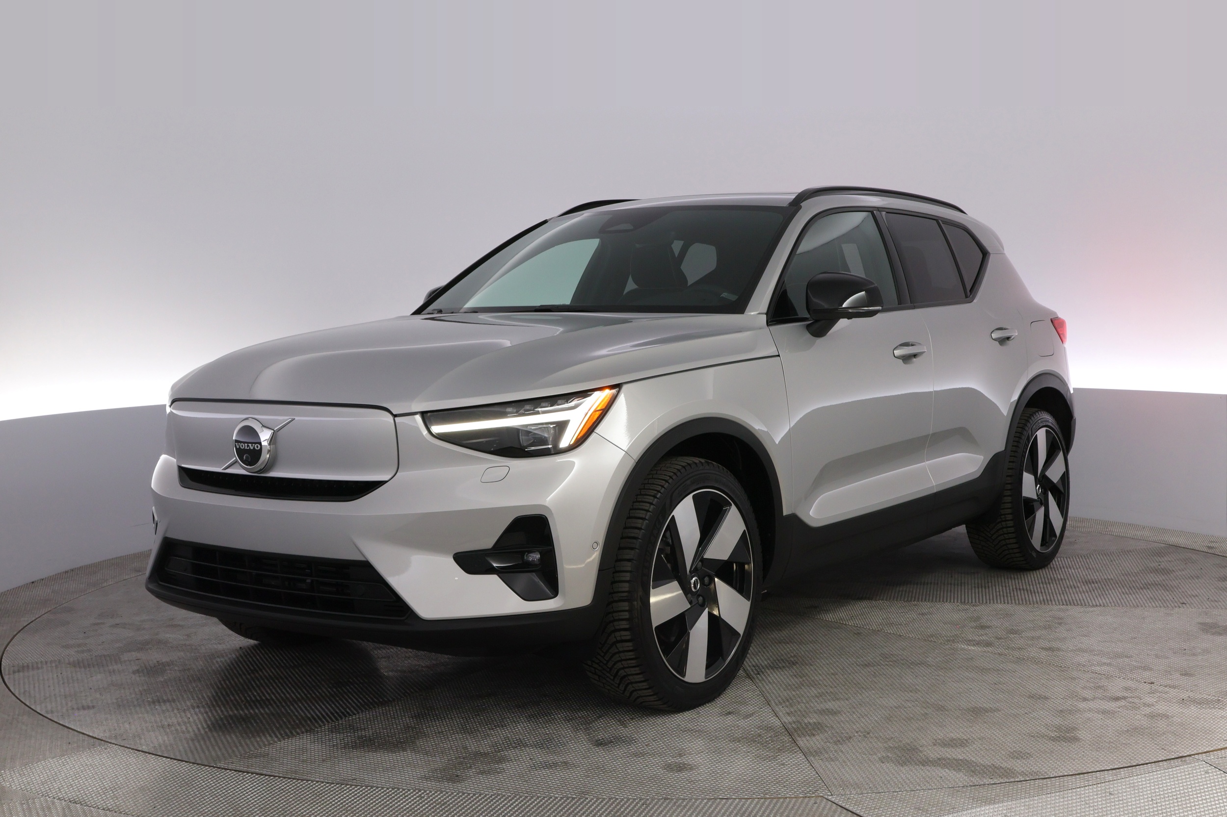 volvo xc40 2023 YV4ED3UM1P2947715 image volvo xc40 2023 YV4ED3UM1P2947715 image