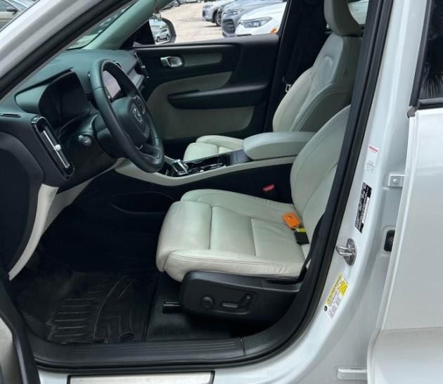 volvo xc40 2023 YV4L12UW1P2097015 image volvo xc40 2023 YV4L12UW1P2097015 image