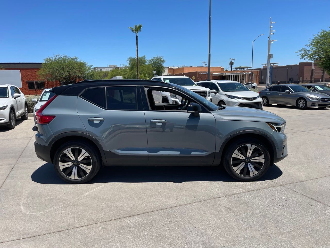 volvo xc40 2023 YV4ED3UL0P2105939 image volvo xc40 2023 YV4ED3UL0P2105939 image
