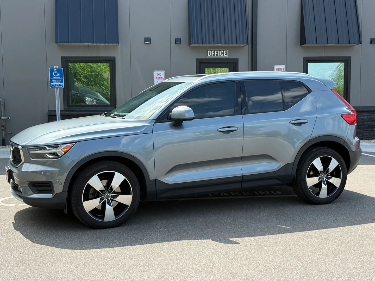 volvo xc40 2019 YV4162UK9K2054055 image volvo xc40 2019 YV4162UK9K2054055 image