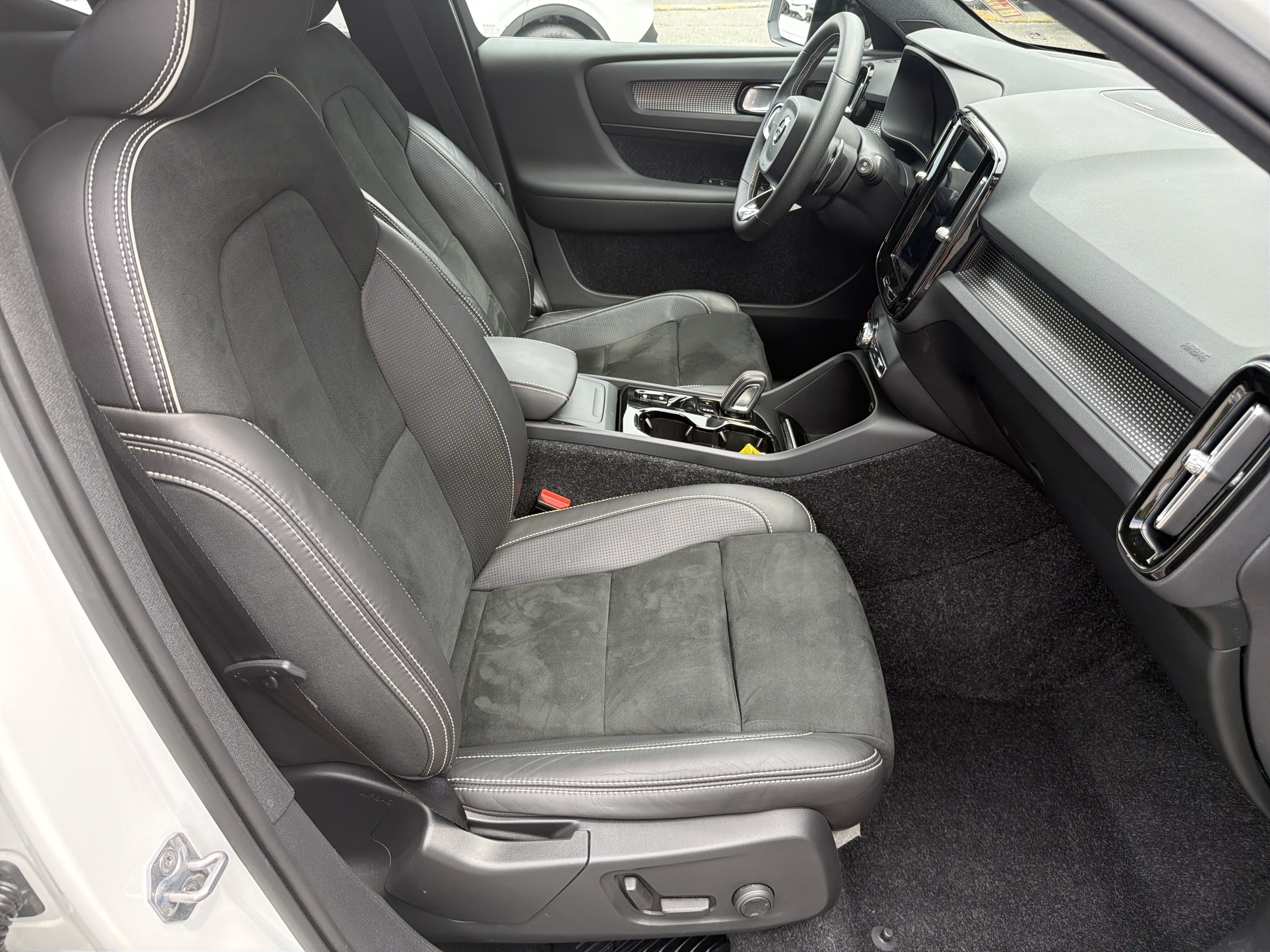 volvo xc40 2019 YV4162UMXK2106701 image volvo xc40 2019 YV4162UMXK2106701 image