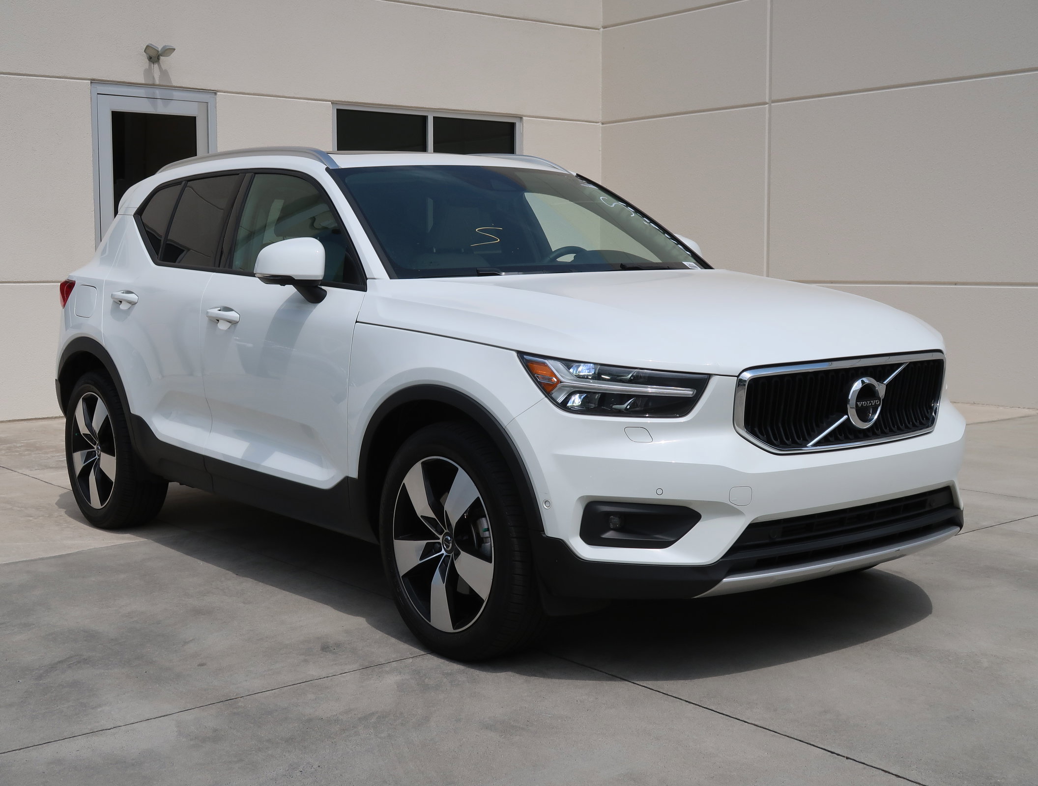 volvo xc40 2019 YV4162UK7K2055270 image volvo xc40 2019 YV4162UK7K2055270 image