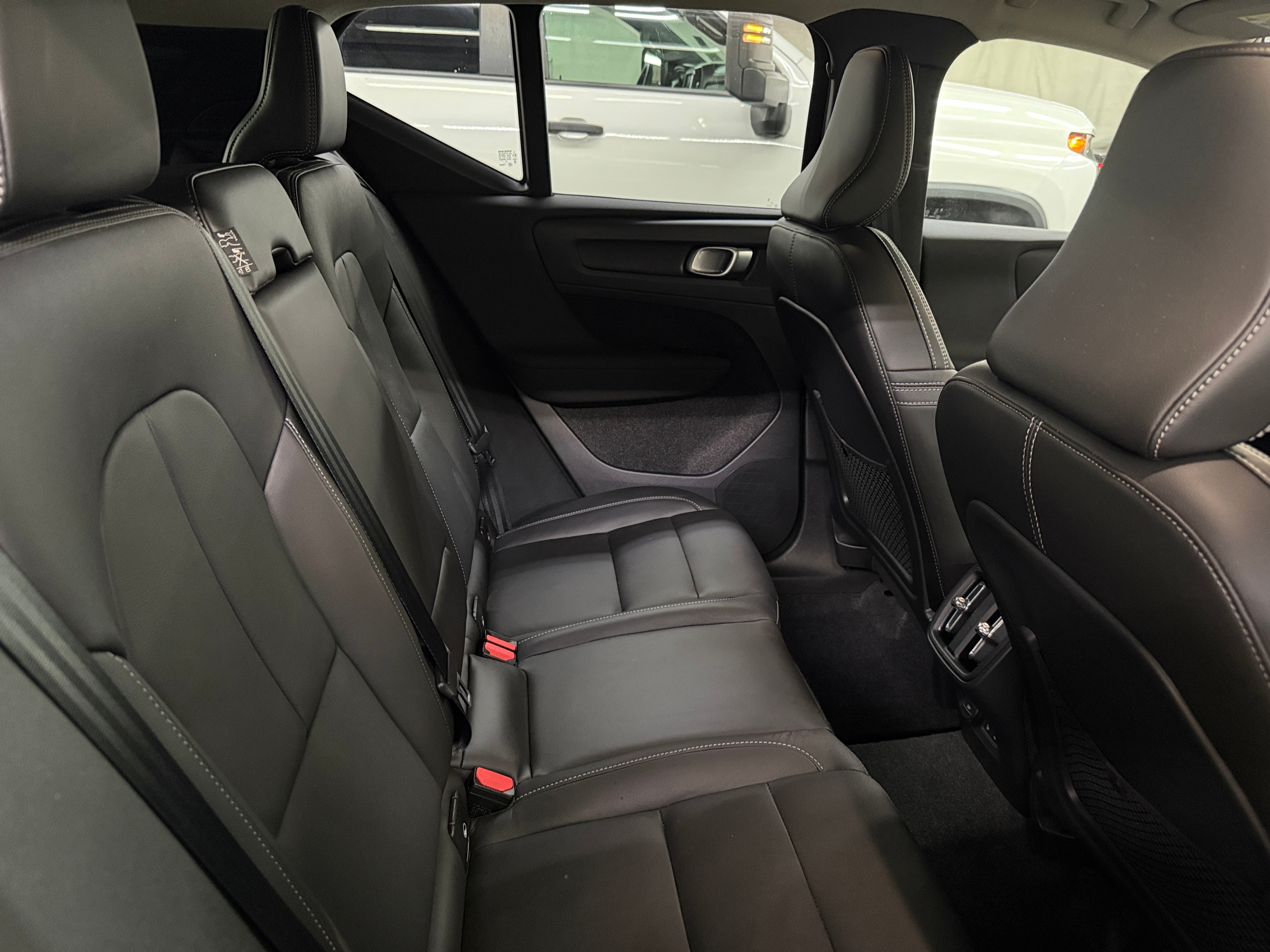 volvo xc40 2026 YV4L12UC7T2738877 image volvo xc40 2026 YV4L12UC7T2738877 image