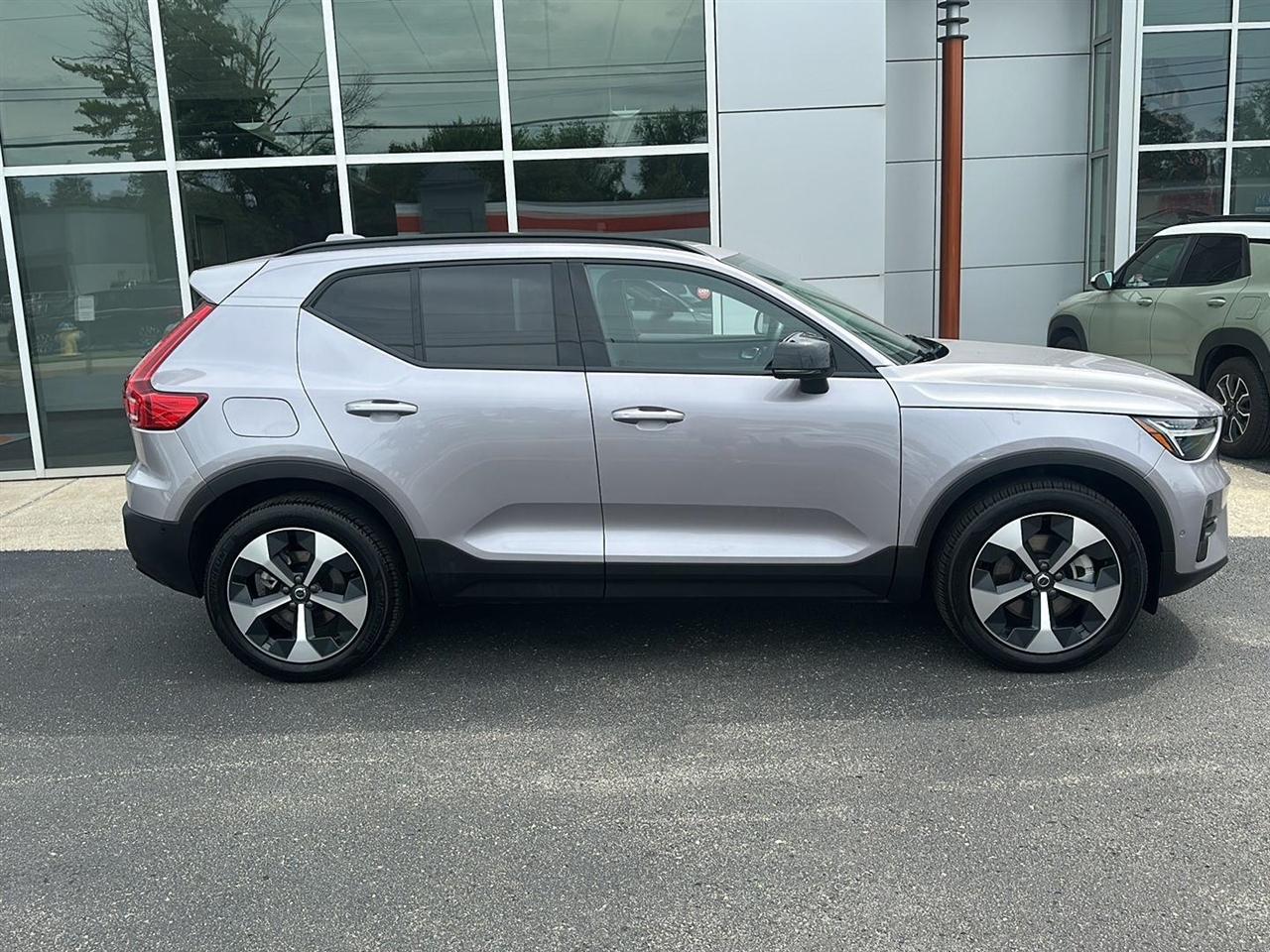 volvo xc40 2026 YV4L12UC9T2740193 image volvo xc40 2026 YV4L12UC9T2740193 image