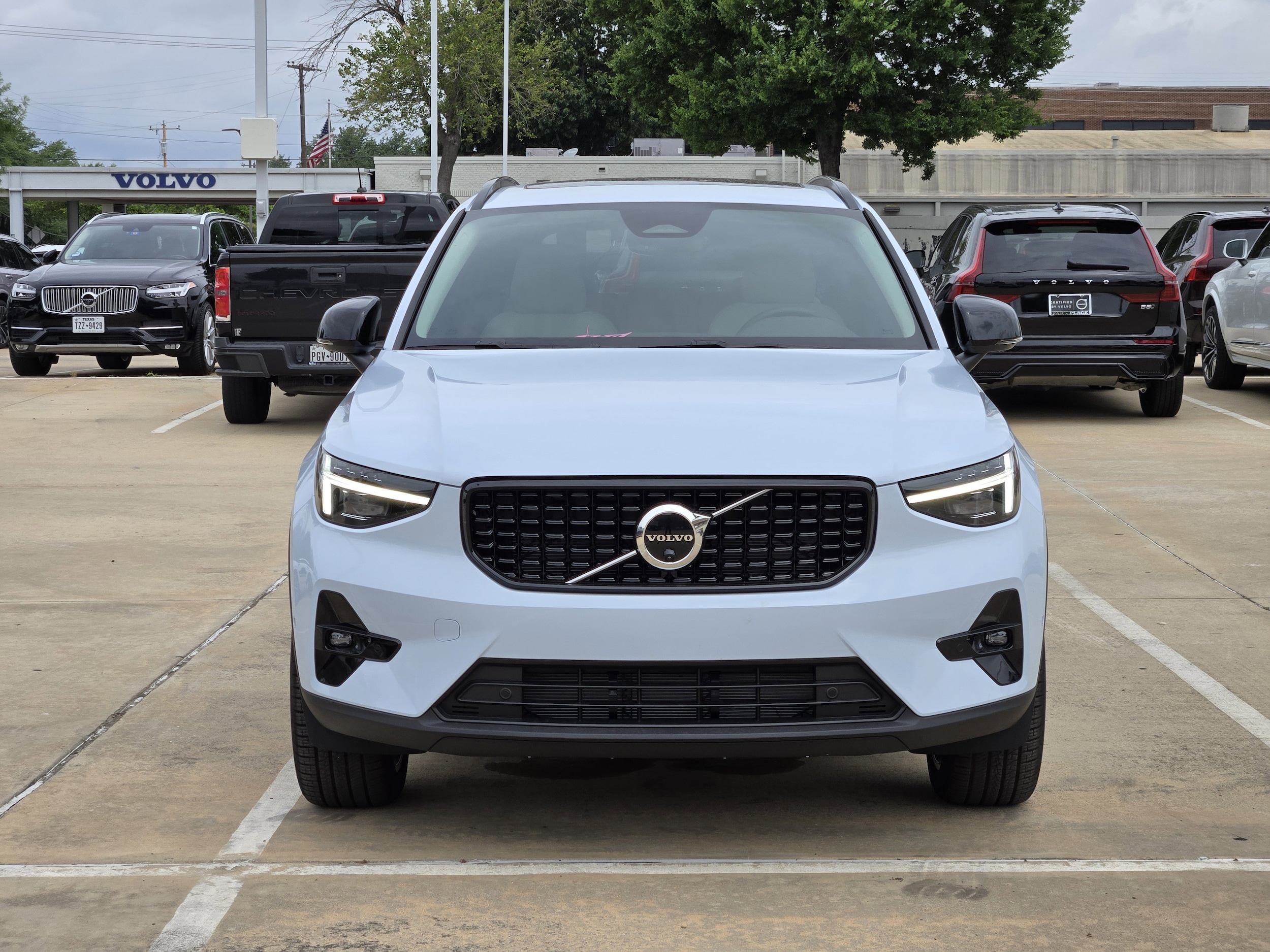 volvo xc40 2026 YV4L12UM8T2819802 image volvo xc40 2026 YV4L12UM8T2819802 image