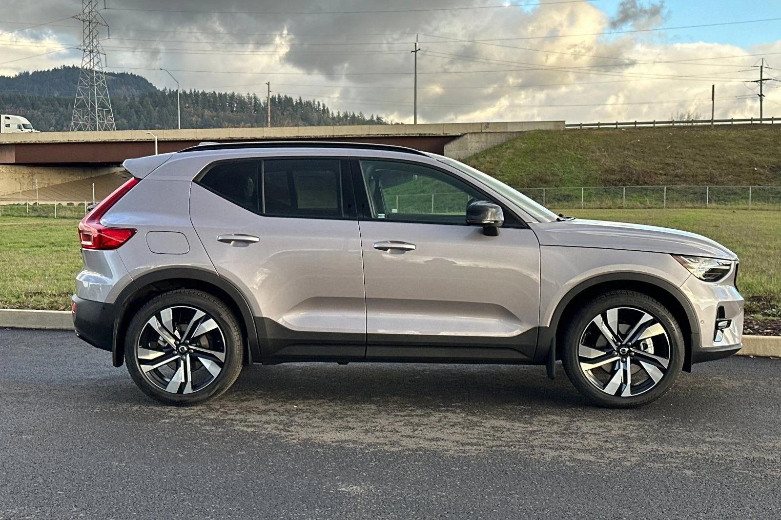volvo xc40 2026 YV4L12UM9T2716792 image volvo xc40 2026 YV4L12UM9T2716792 image