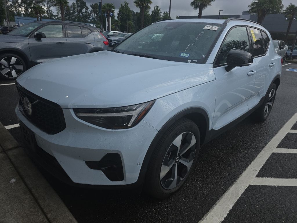 volvo xc40 2026 YV4L12UC7T2738037 image volvo xc40 2026 YV4L12UC7T2738037 image