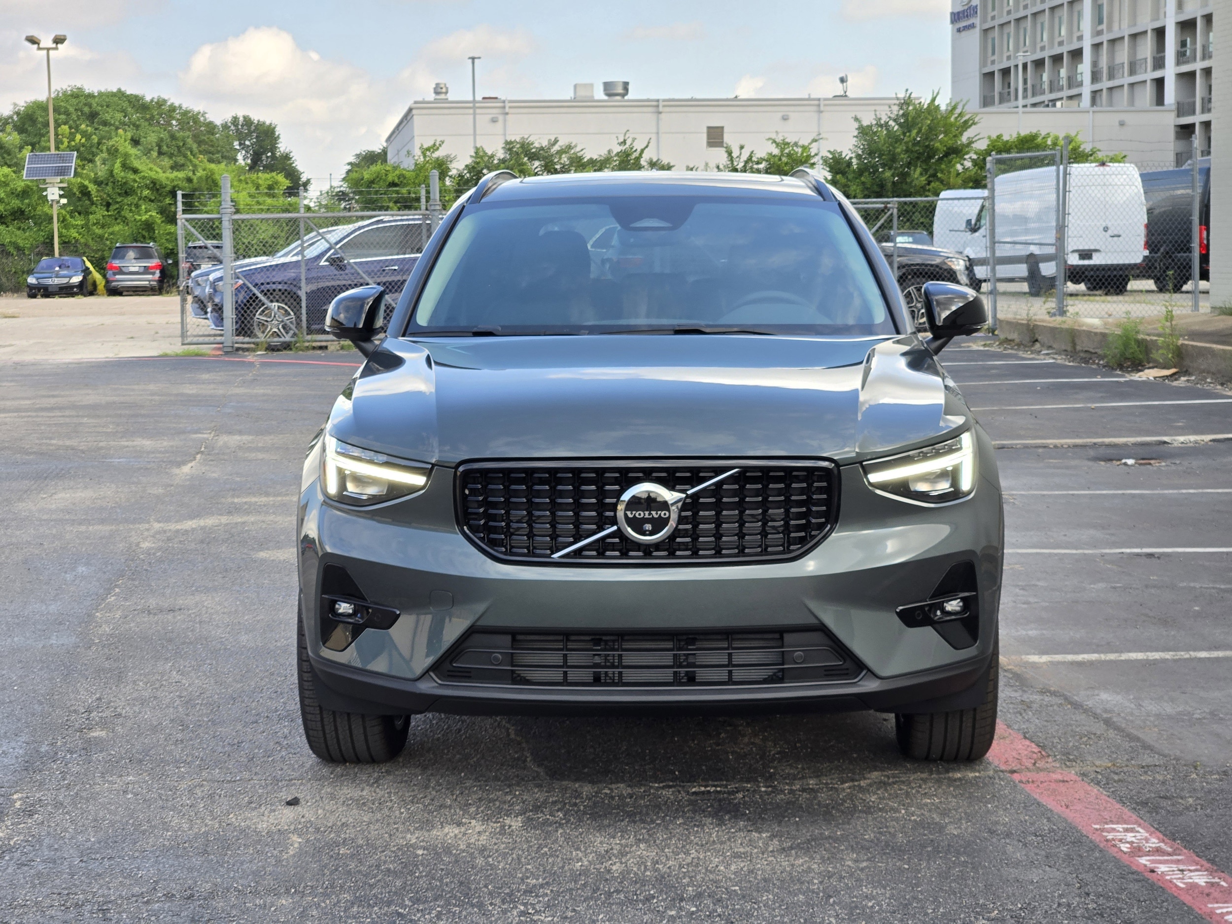 volvo xc40 2026 YV4L12UM9T2819212 image volvo xc40 2026 YV4L12UM9T2819212 image