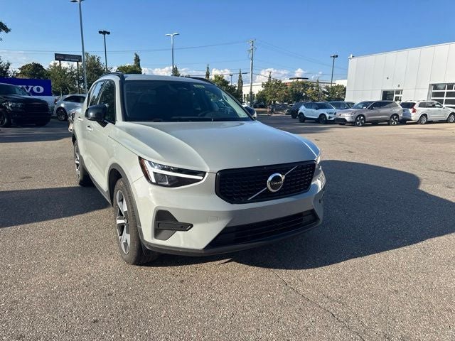 volvo xc40 2026 YV4L12UK5T2716979 image volvo xc40 2026 YV4L12UK5T2716979 image