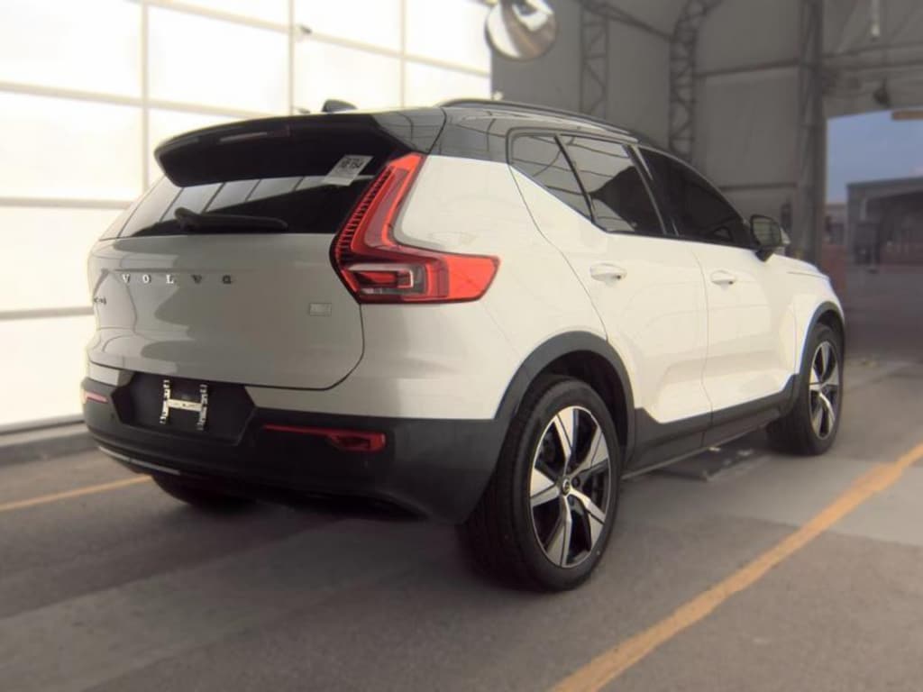 volvo xc40 2021 YV4ED3UR3M2588147 image volvo xc40 2021 YV4ED3UR3M2588147 image
