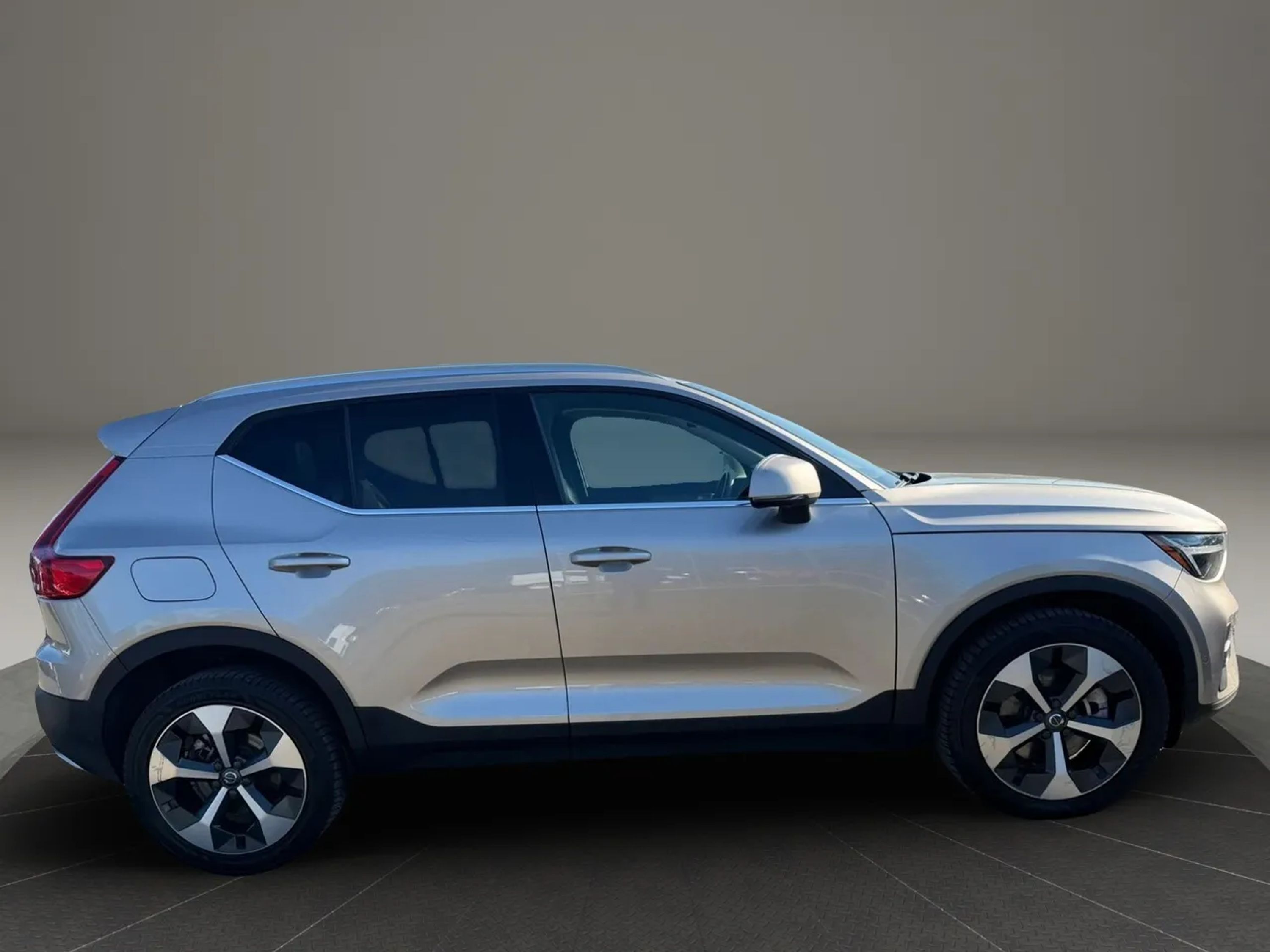 volvo xc40 2024 YV4L12UEXR2290421 image volvo xc40 2024 YV4L12UEXR2290421 image