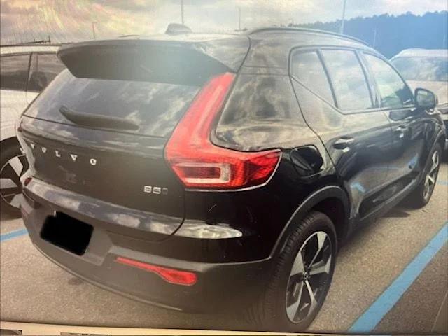volvo xc40 2025 YV4L12UC0S2572829 image volvo xc40 2025 YV4L12UC0S2572829 image