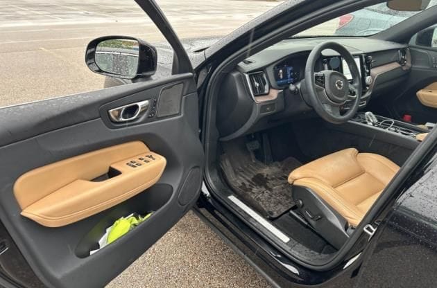 volvo xc60 2023 YV4L12RA1P1339093 image volvo xc60 2023 YV4L12RA1P1339093 image