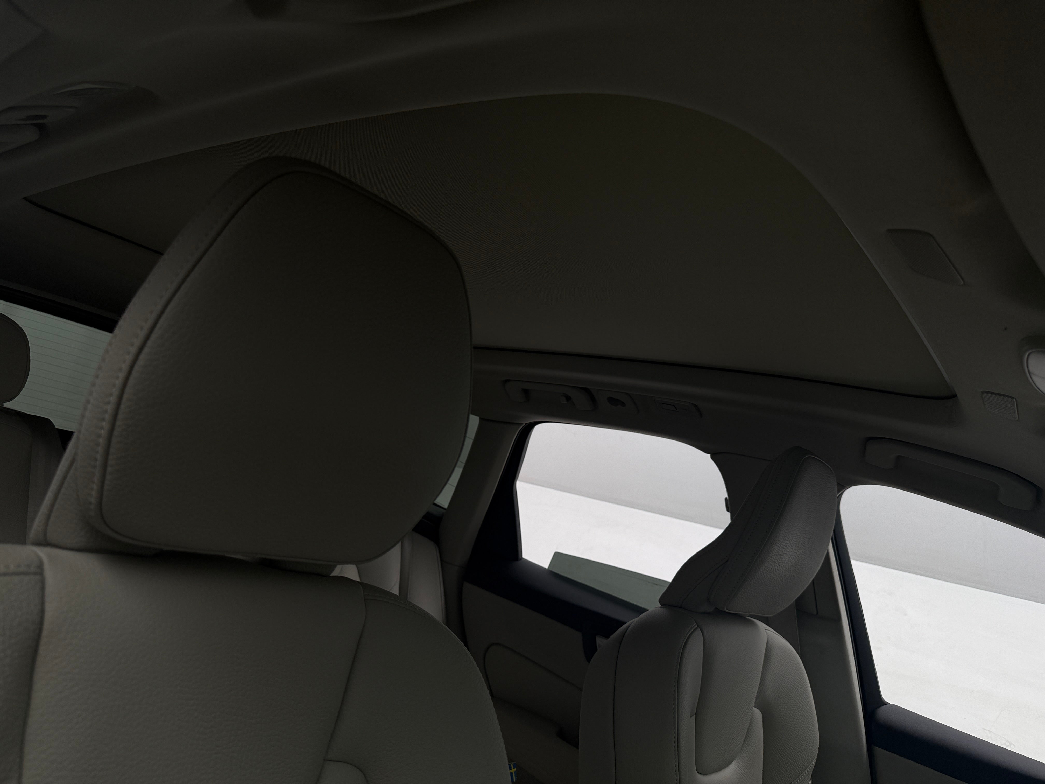 volvo xc60 2023 YV4L12RN4P1385326 image volvo xc60 2023 YV4L12RN4P1385326 image