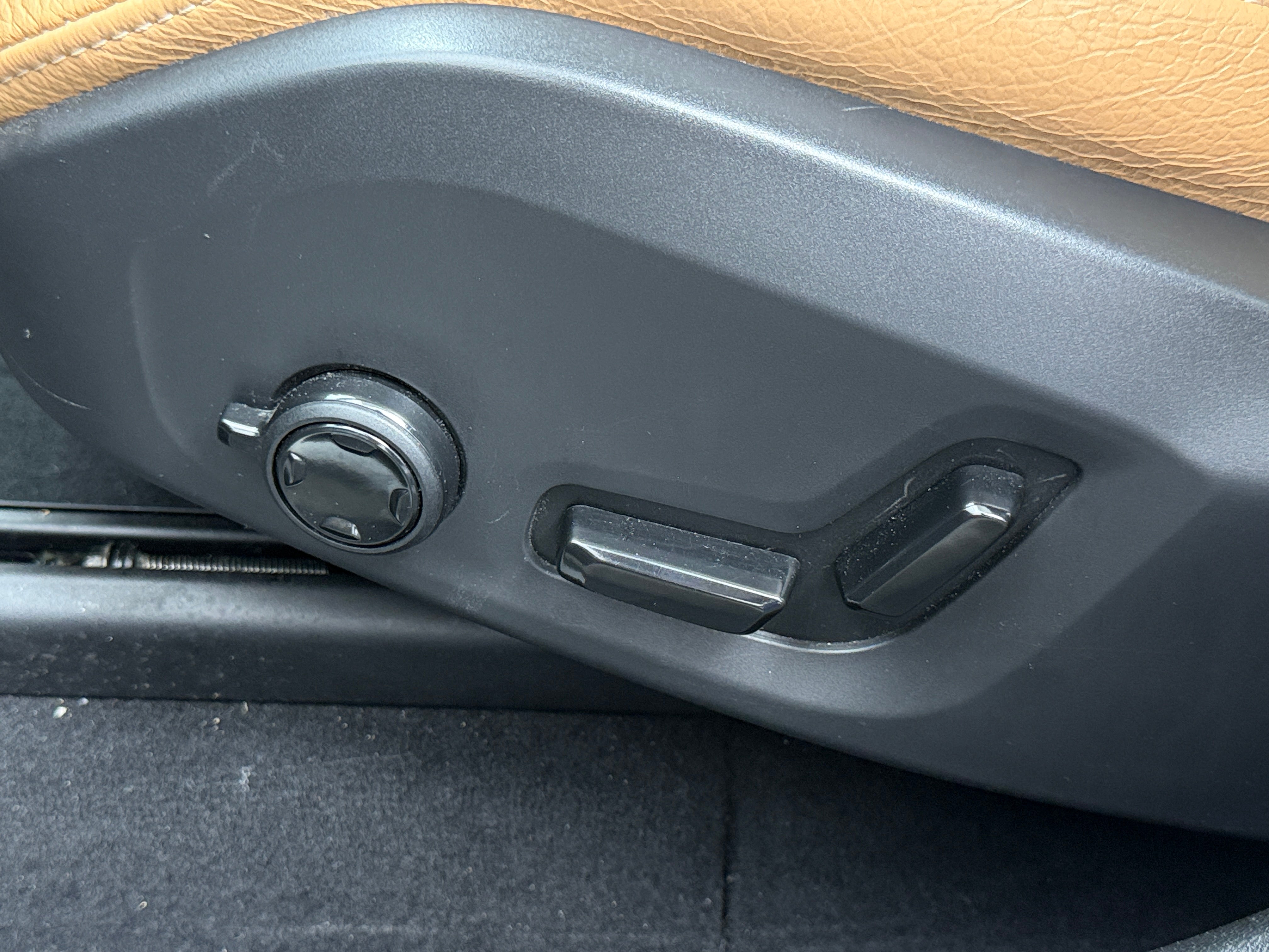 volvo xc60 2019 LYV102RK0KB206817 image volvo xc60 2019 LYV102RK0KB206817 image