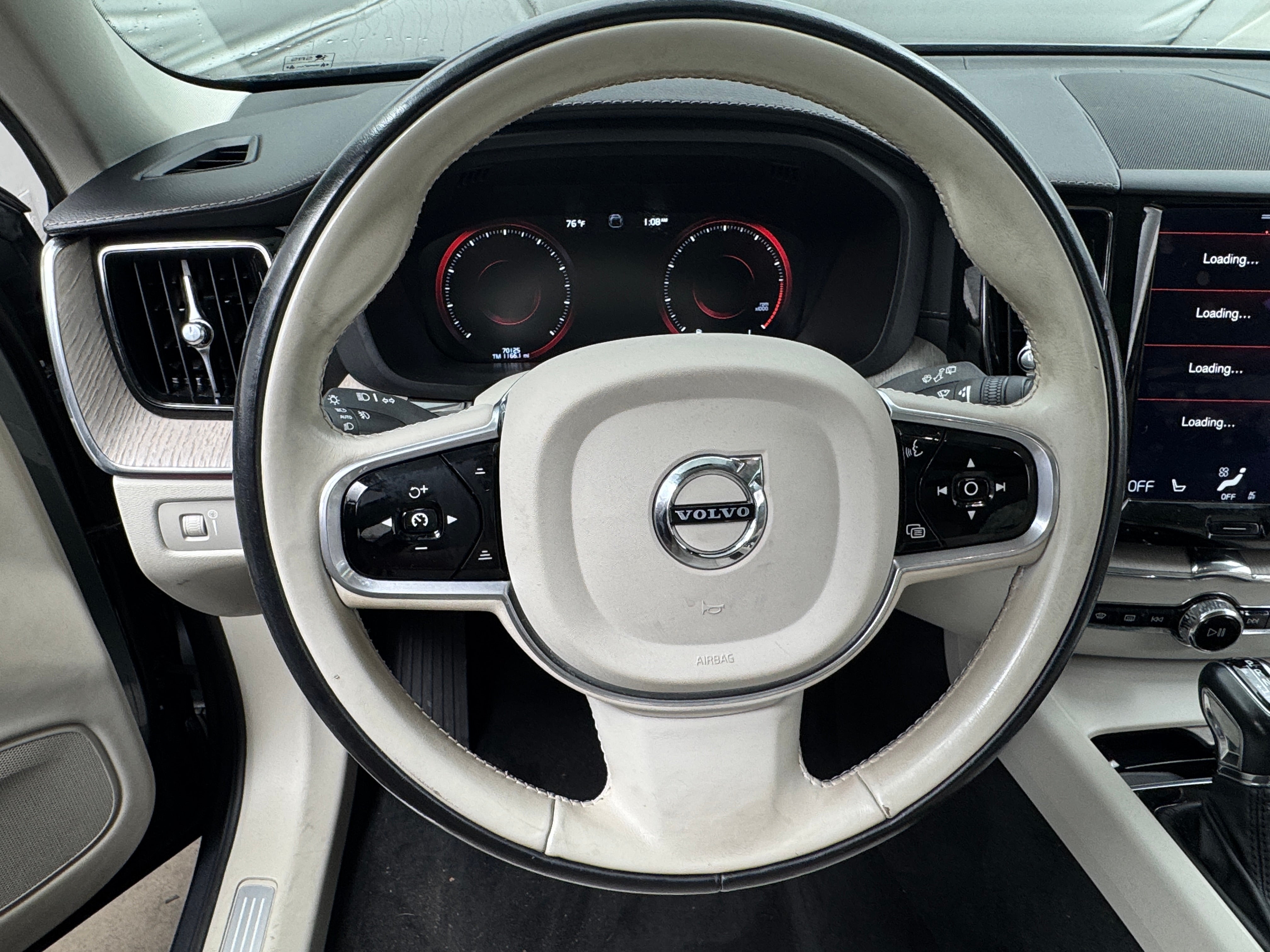 volvo xc60 2018 YV4102RL7J1026293 image volvo xc60 2018 YV4102RL7J1026293 image