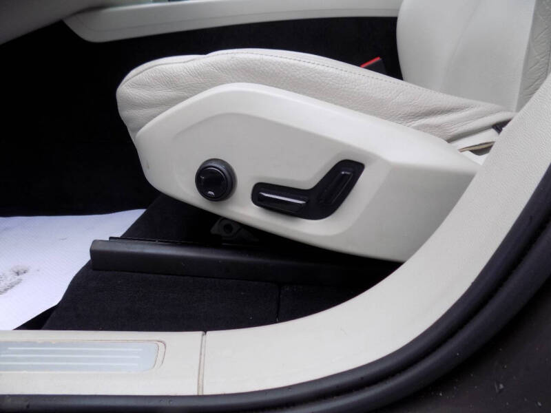 volvo xc60 2018 YV4102RK6J1009220 image